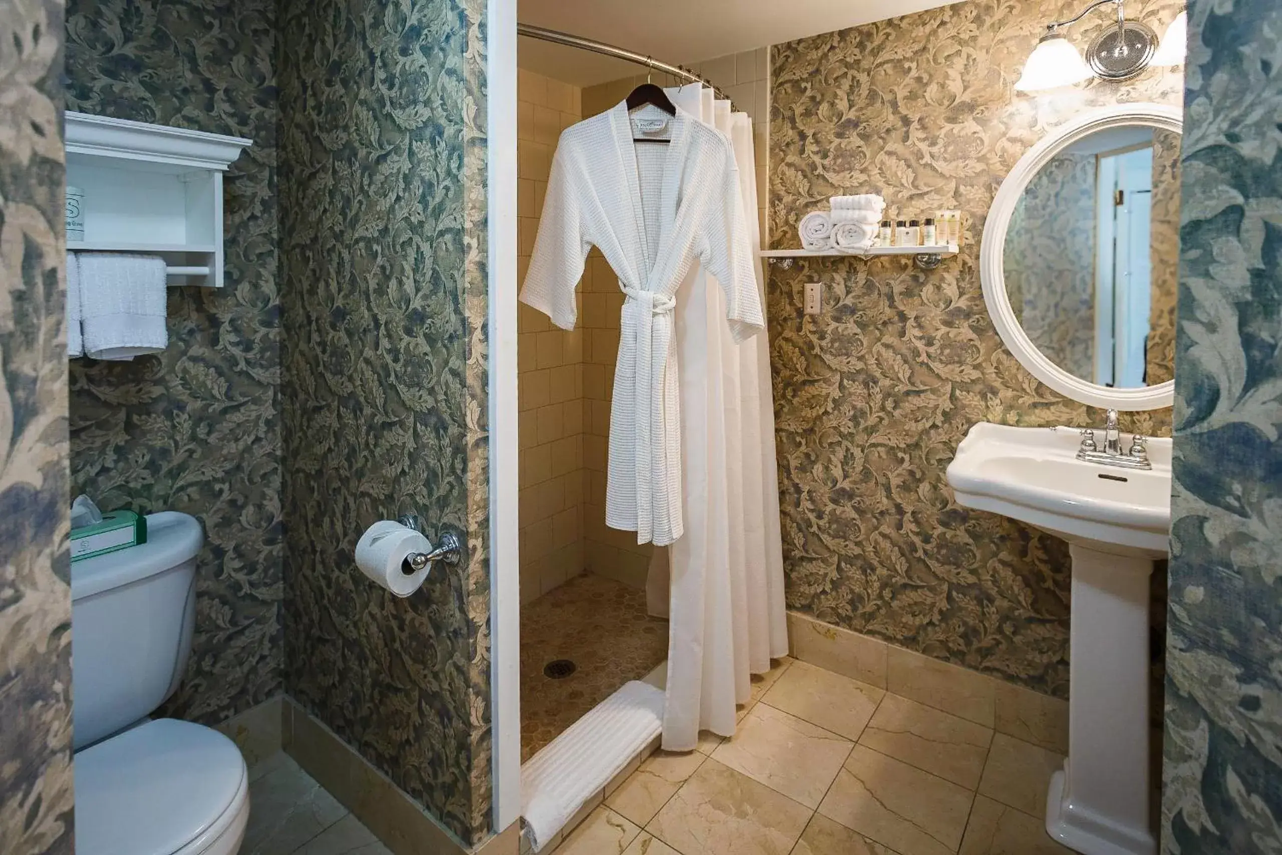 Bathroom in Eliza Thompson House, Historic Inns of Savannah Collection