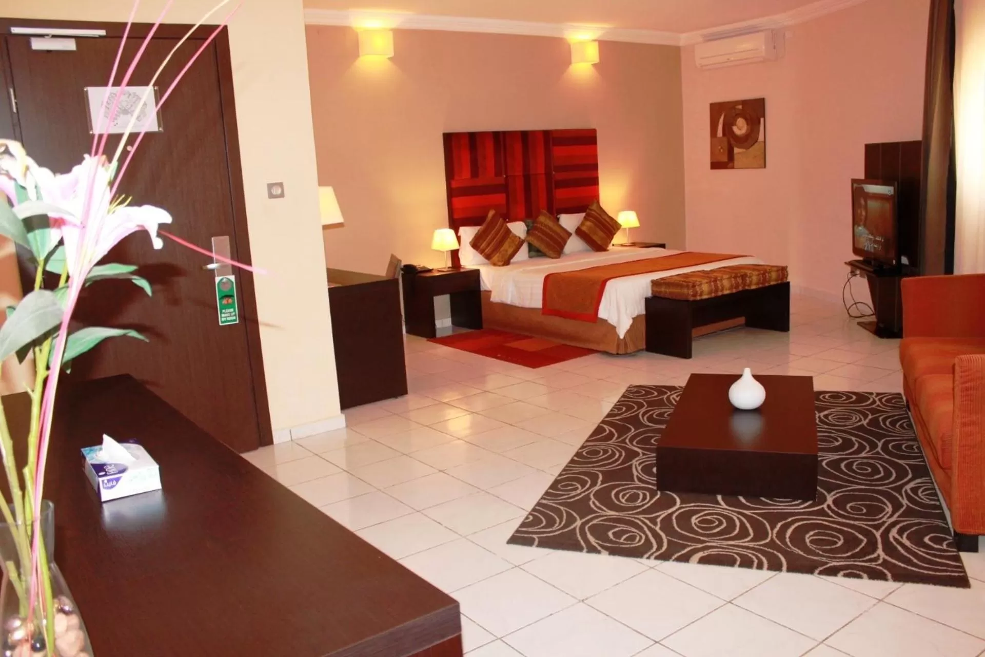 Shower, Bed in Les Acacias Hotel Djibouti