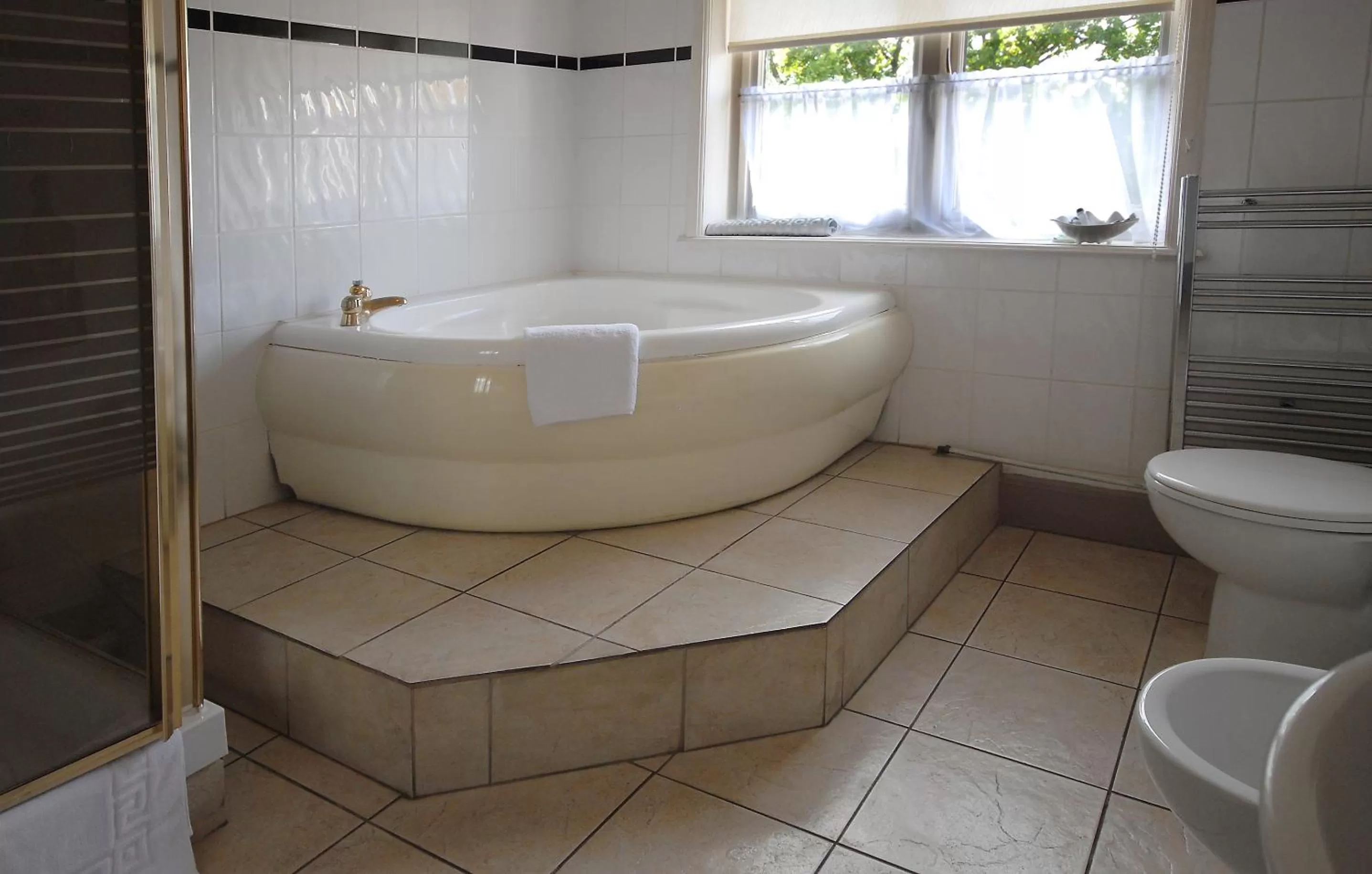 Bathroom in Tree Hotel at Iffley