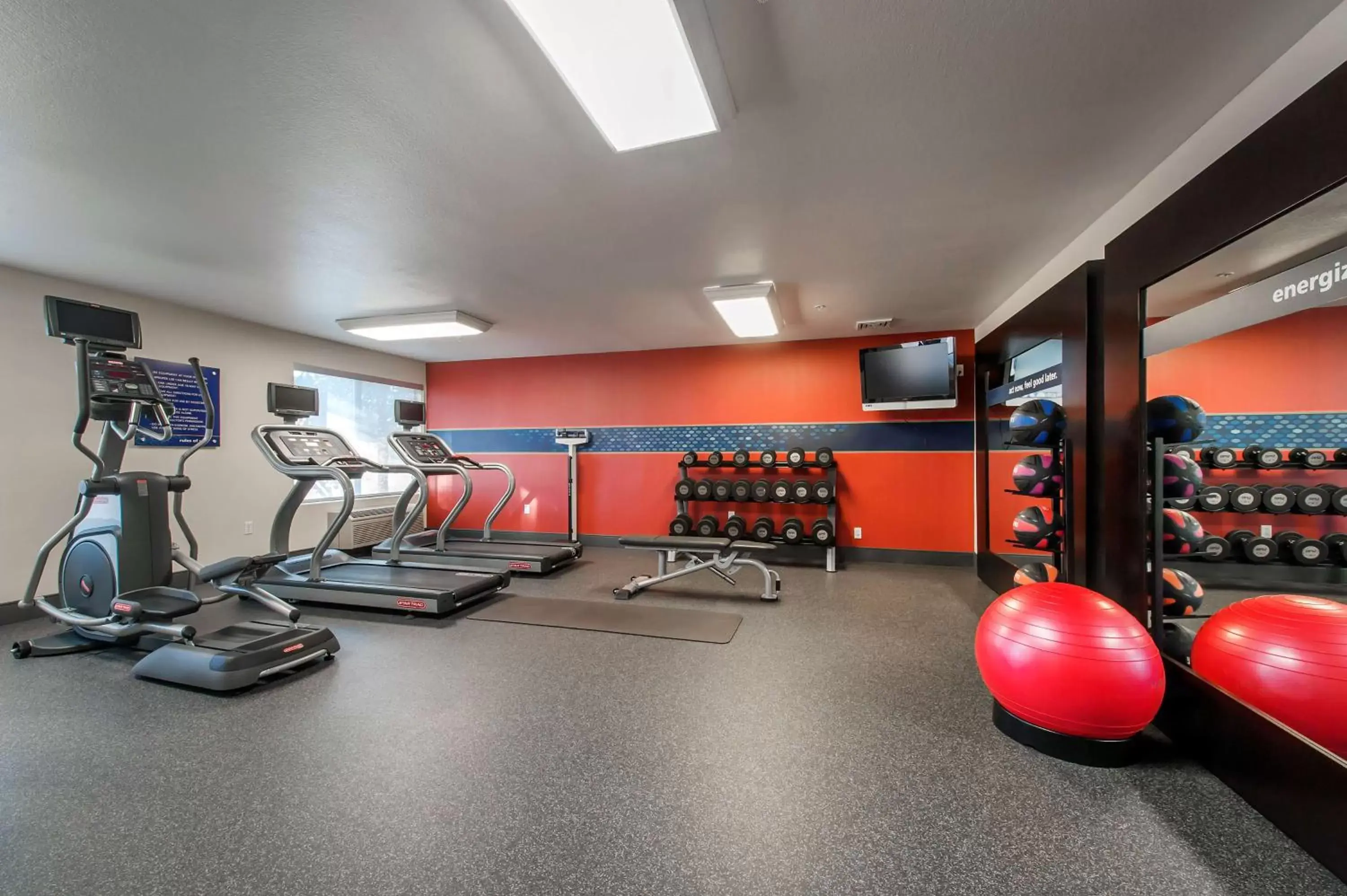 Fitness centre/facilities, Fitness Center/Facilities in Hampton Inn Phoenix Airport North