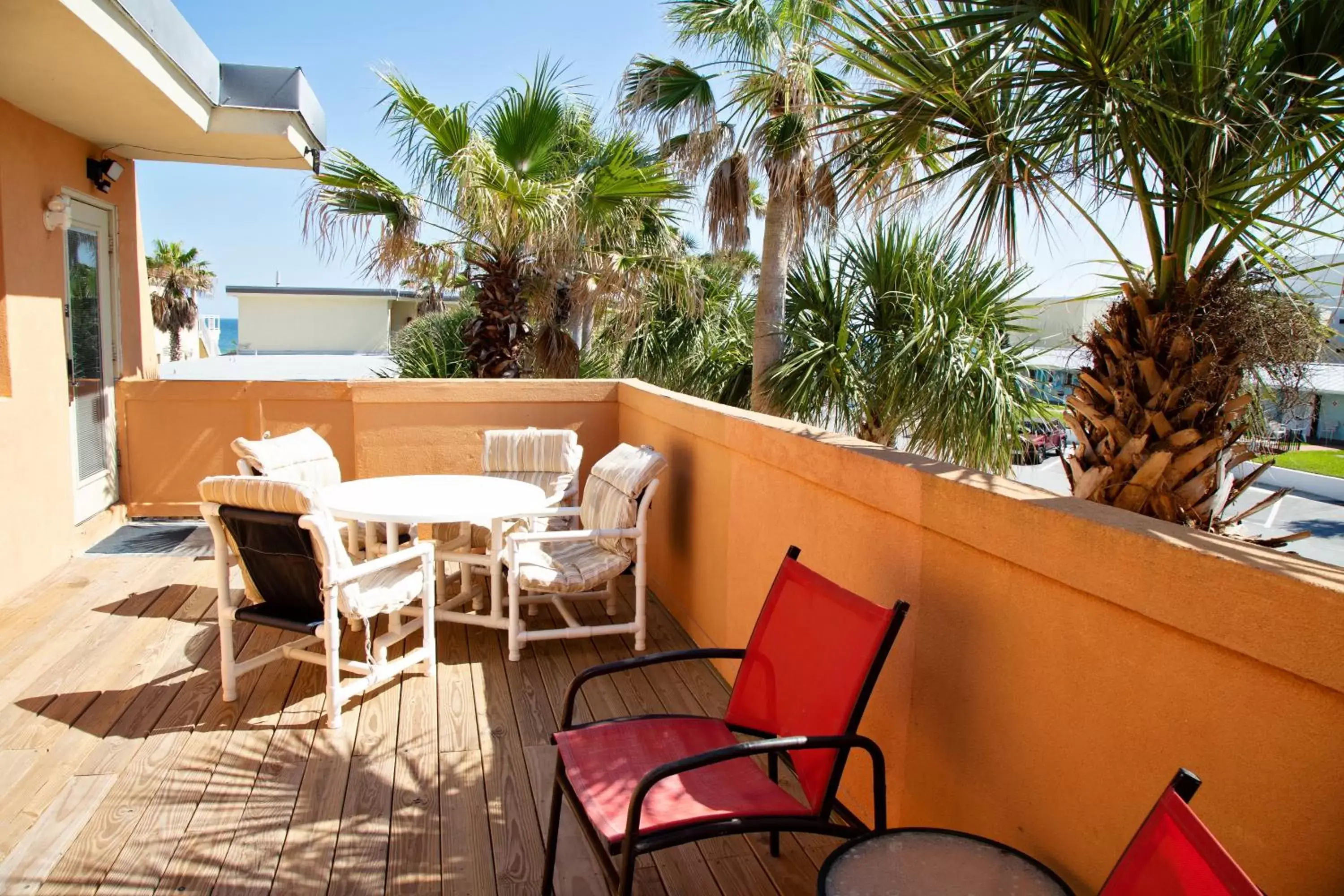 Balcony/Terrace in Daytona Dream Inn By AmeriVu