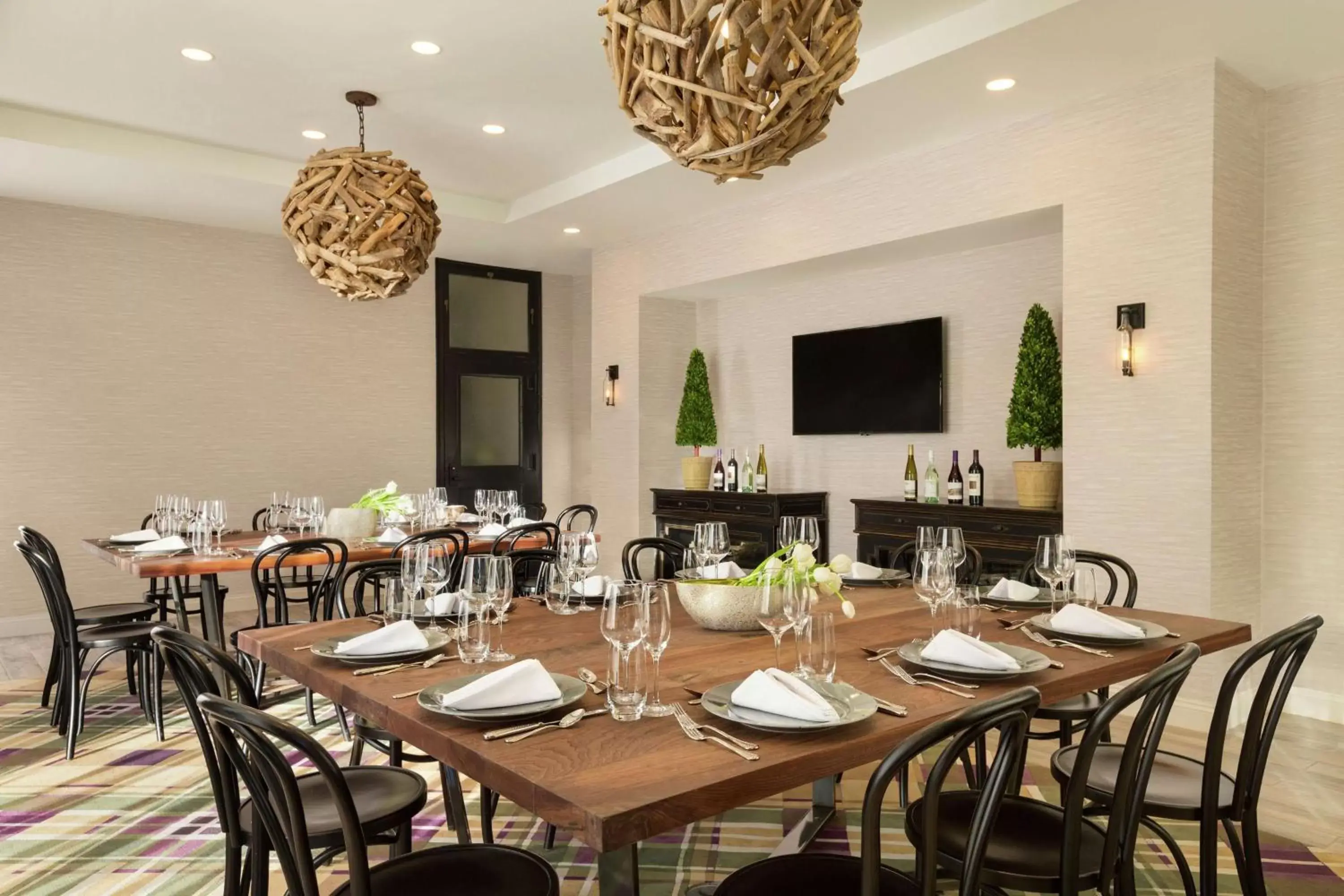 Meeting/conference room, Restaurant/Places to Eat in Hotel Saranac, Curio Collection By Hilton