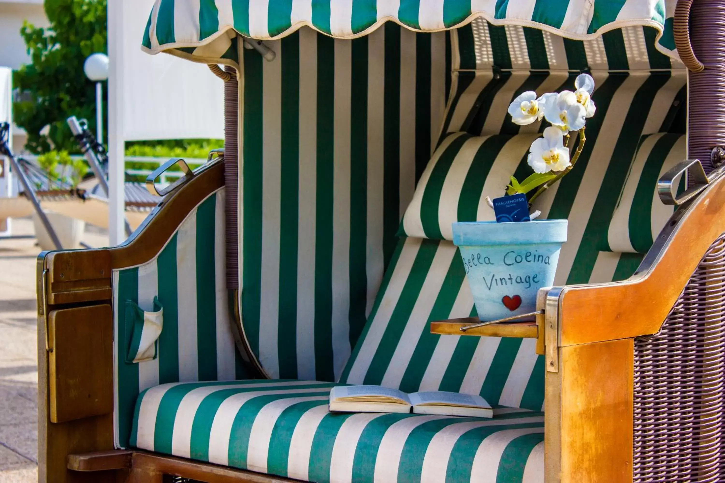 Seating Area in Bella Colina I Vintage Hotel 1953