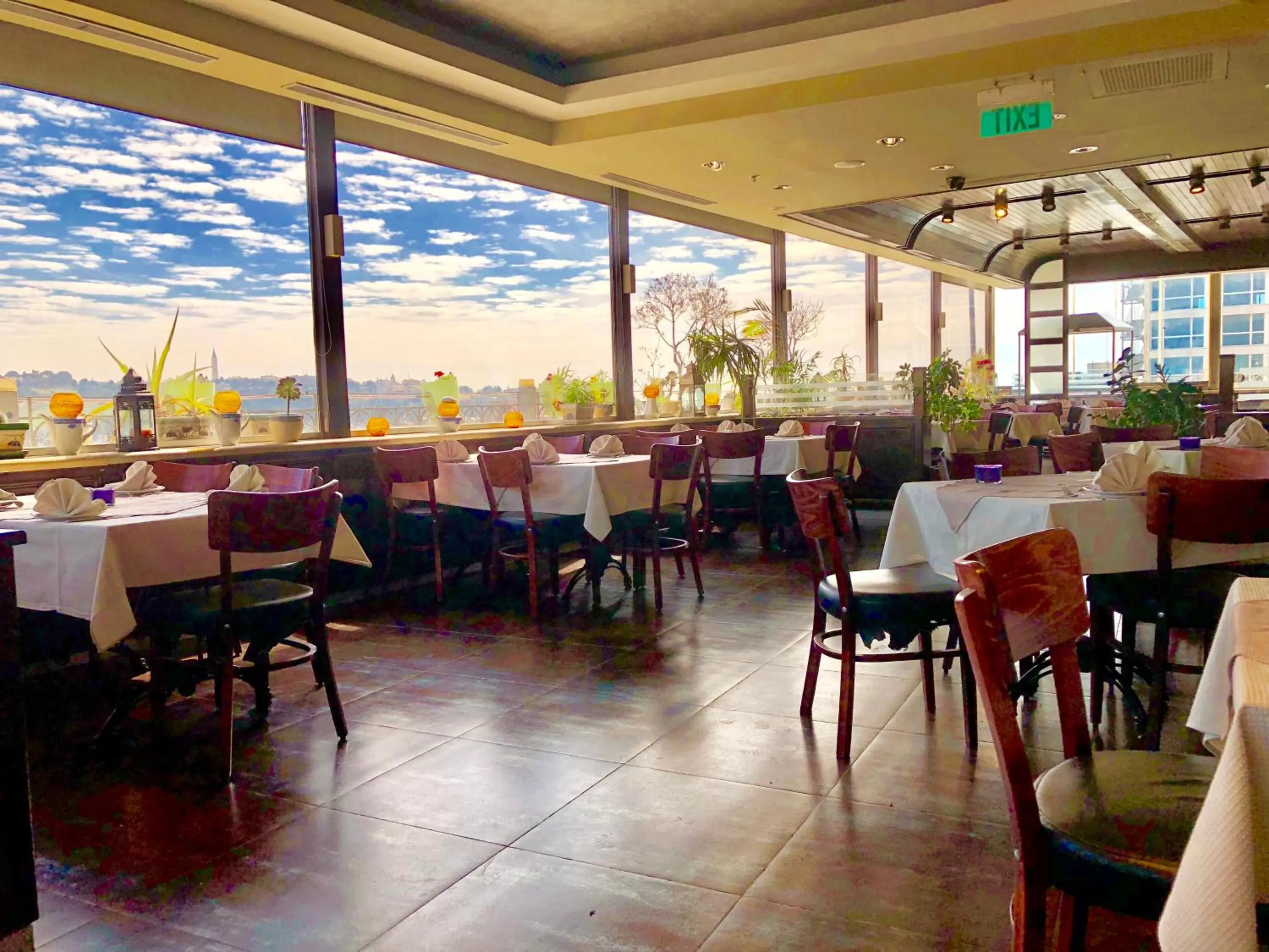 Restaurant/places to eat in National Hotel - Jerusalem