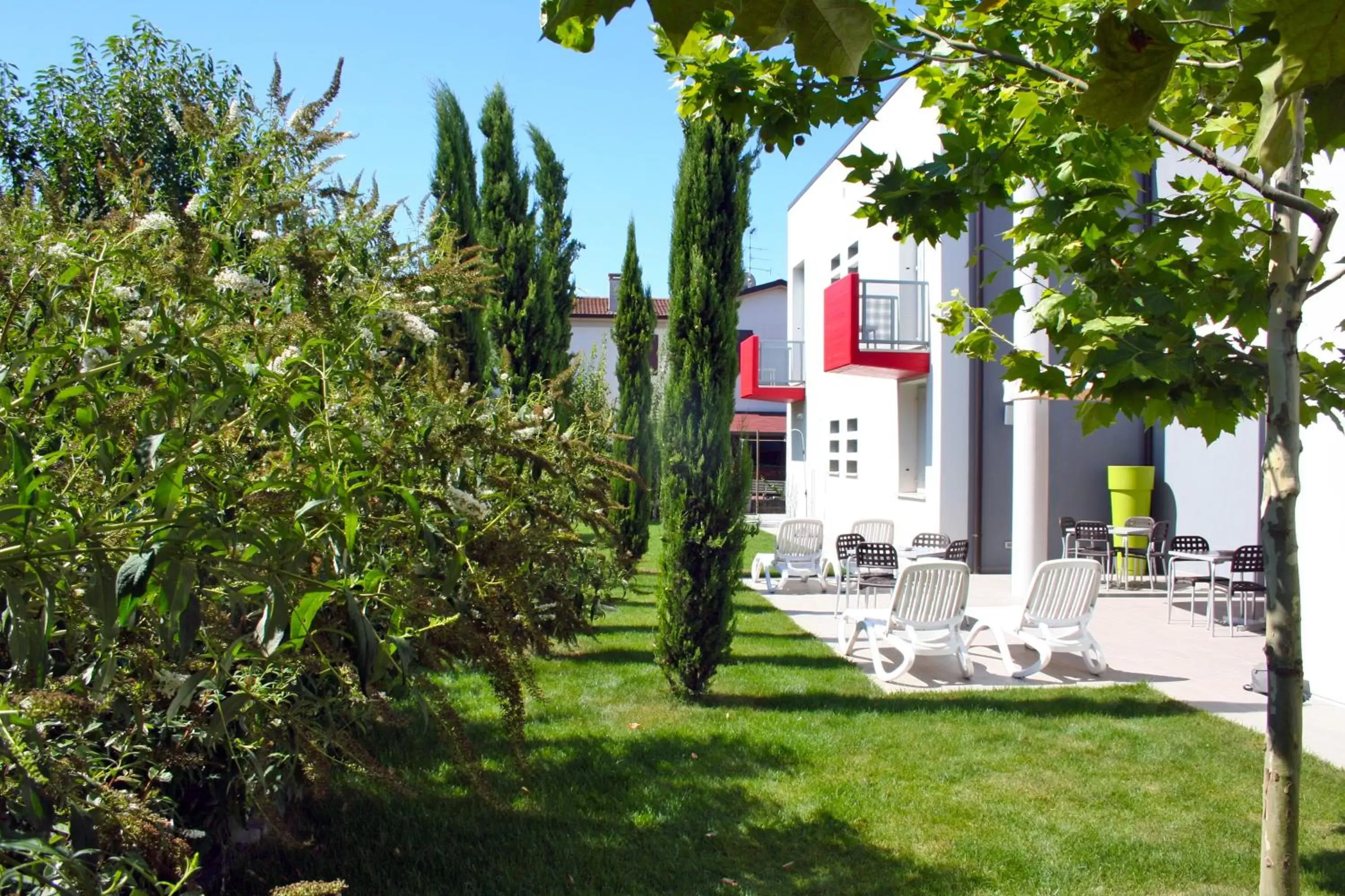 Facade/entrance, Property Building in 6 Porte Guesthouse