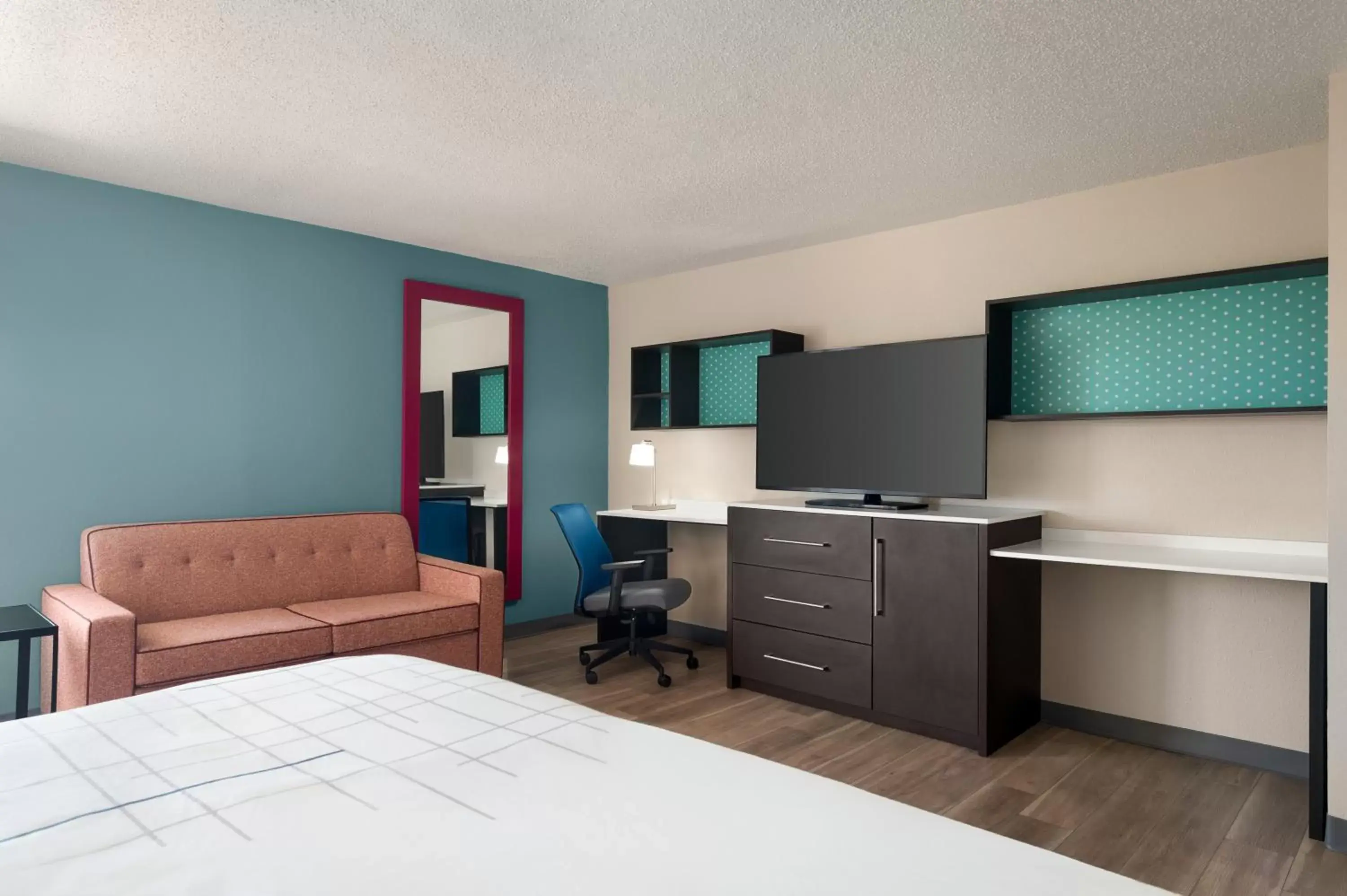 TV and multimedia, TV/Entertainment Center in La Quinta Inn by Wyndham Columbus Dublin