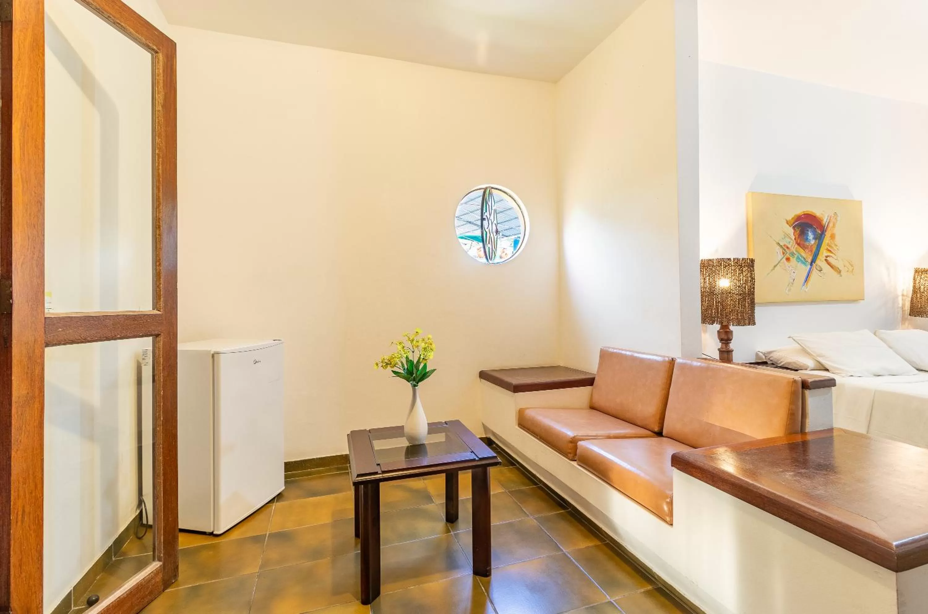 Living room in Pousada Casa Amarela