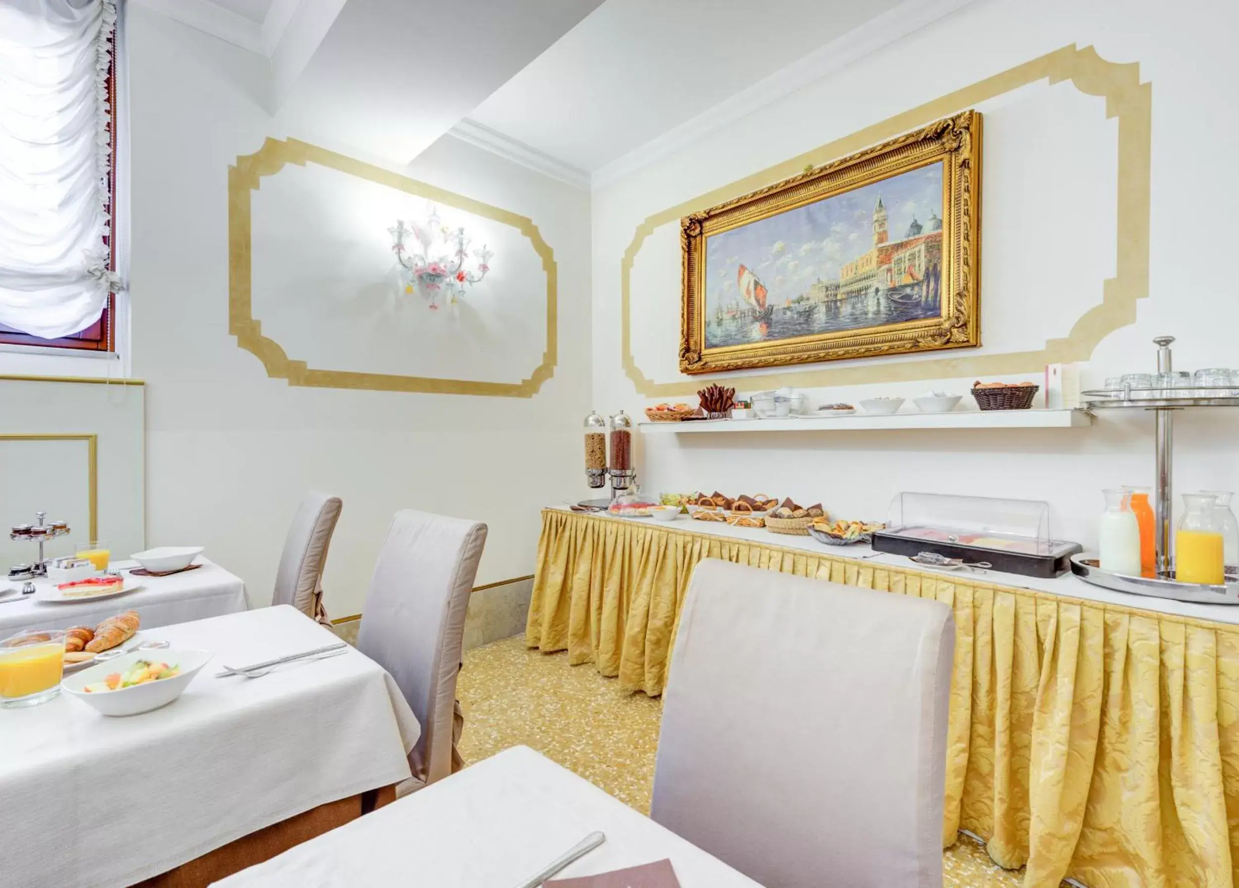 Restaurant/Places to Eat in Hotel Al Duca Di Venezia