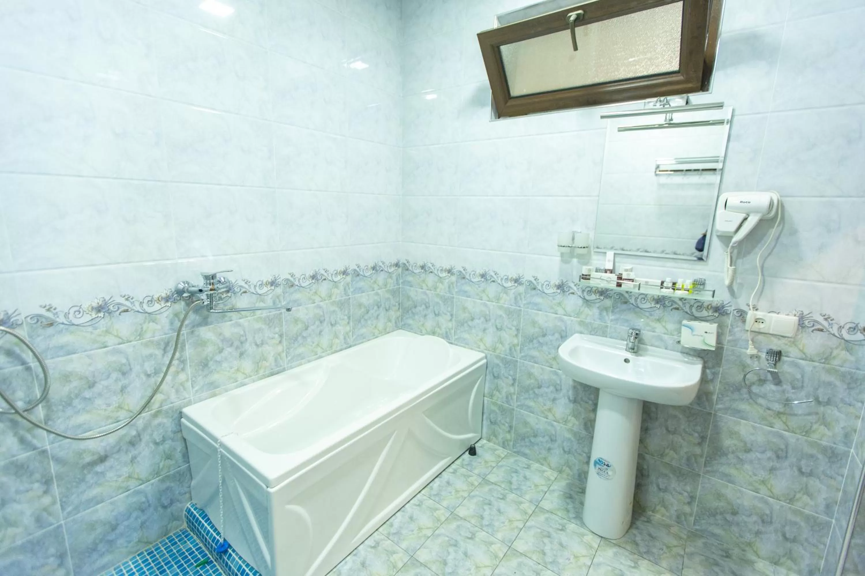 Shower in Mirzo Boutique Hotel