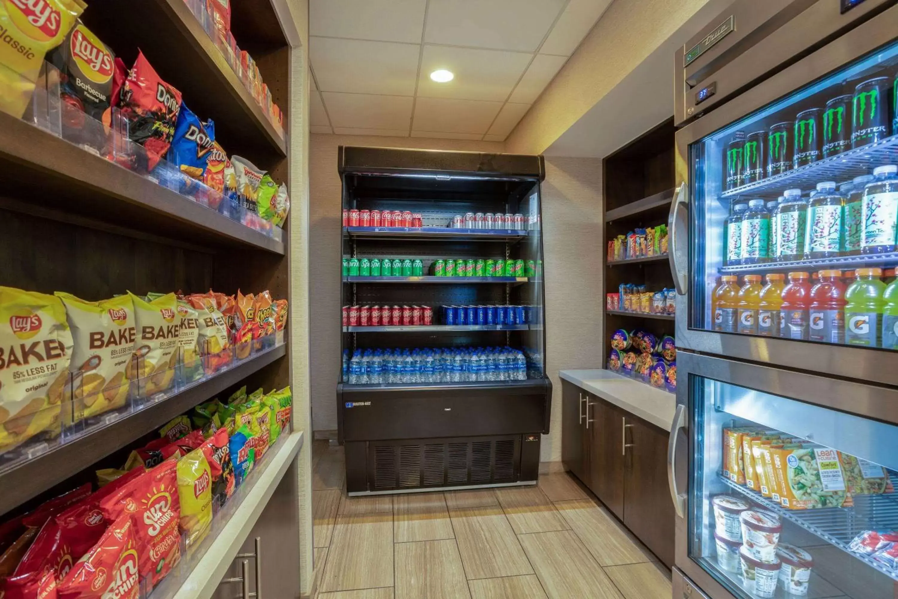 Food and drinks, Supermarket/Shops in Days Inn & Suites by Wyndham Denver International Airport
