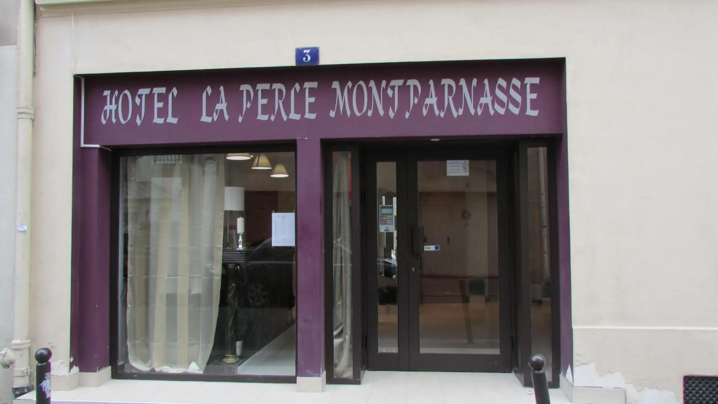 Facade/entrance in Hotel la Perle Montparnasse