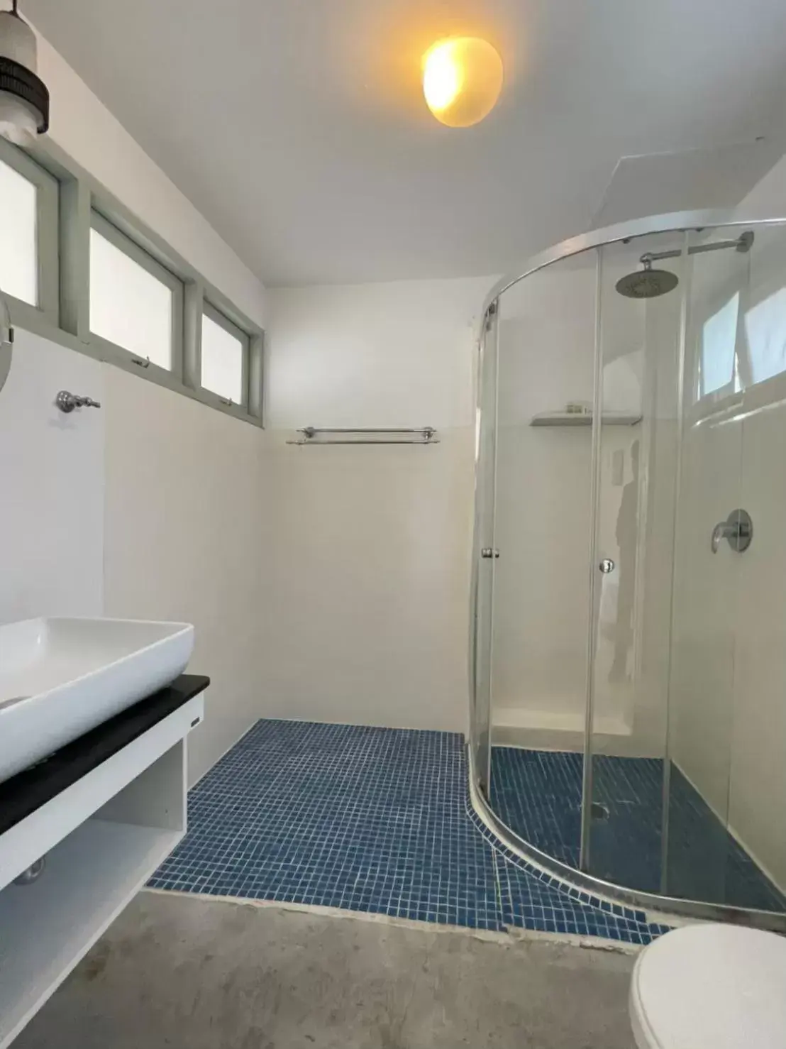 Shower, Bathroom in Villa Duangchampa