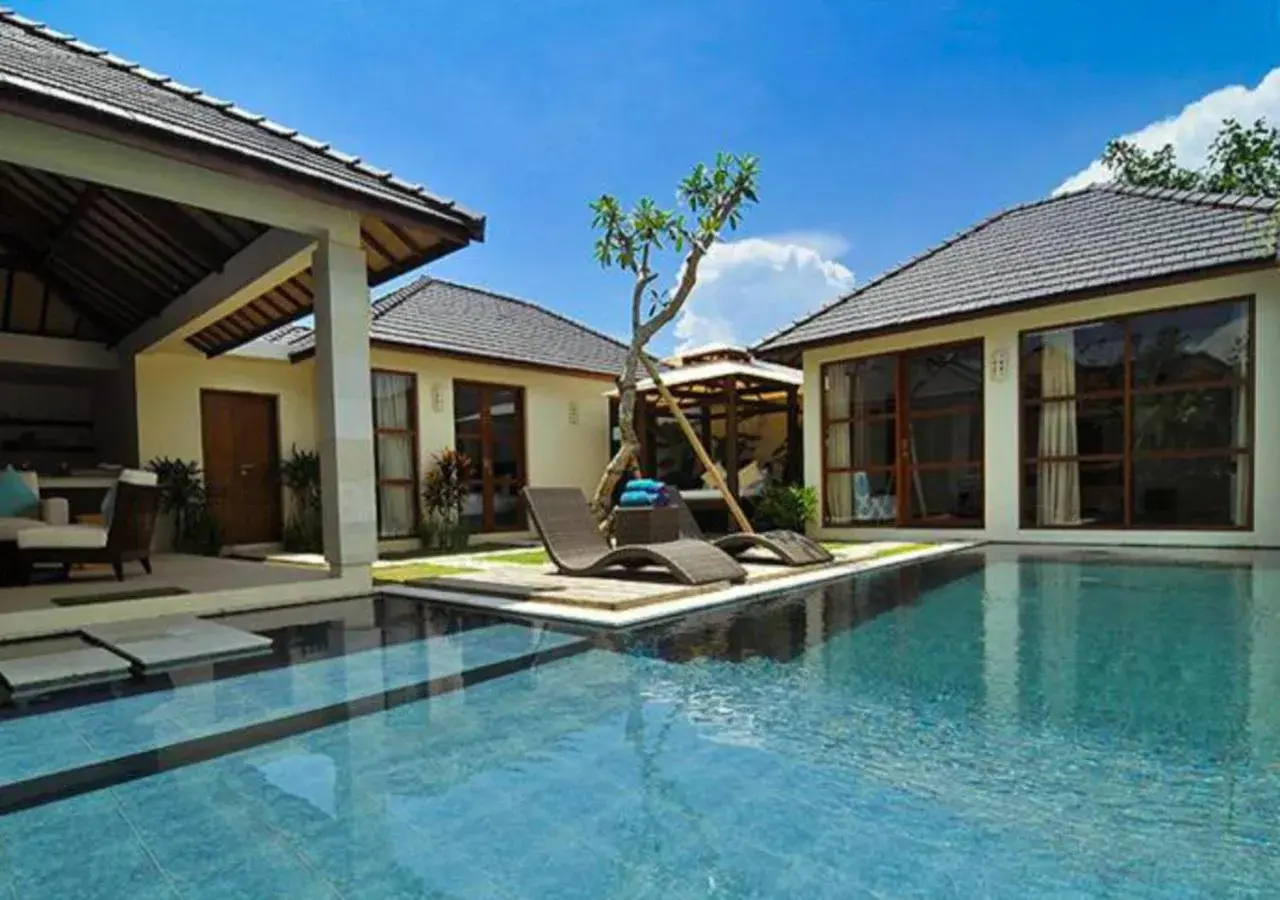 Swimming Pool in Arama Riverside Villas