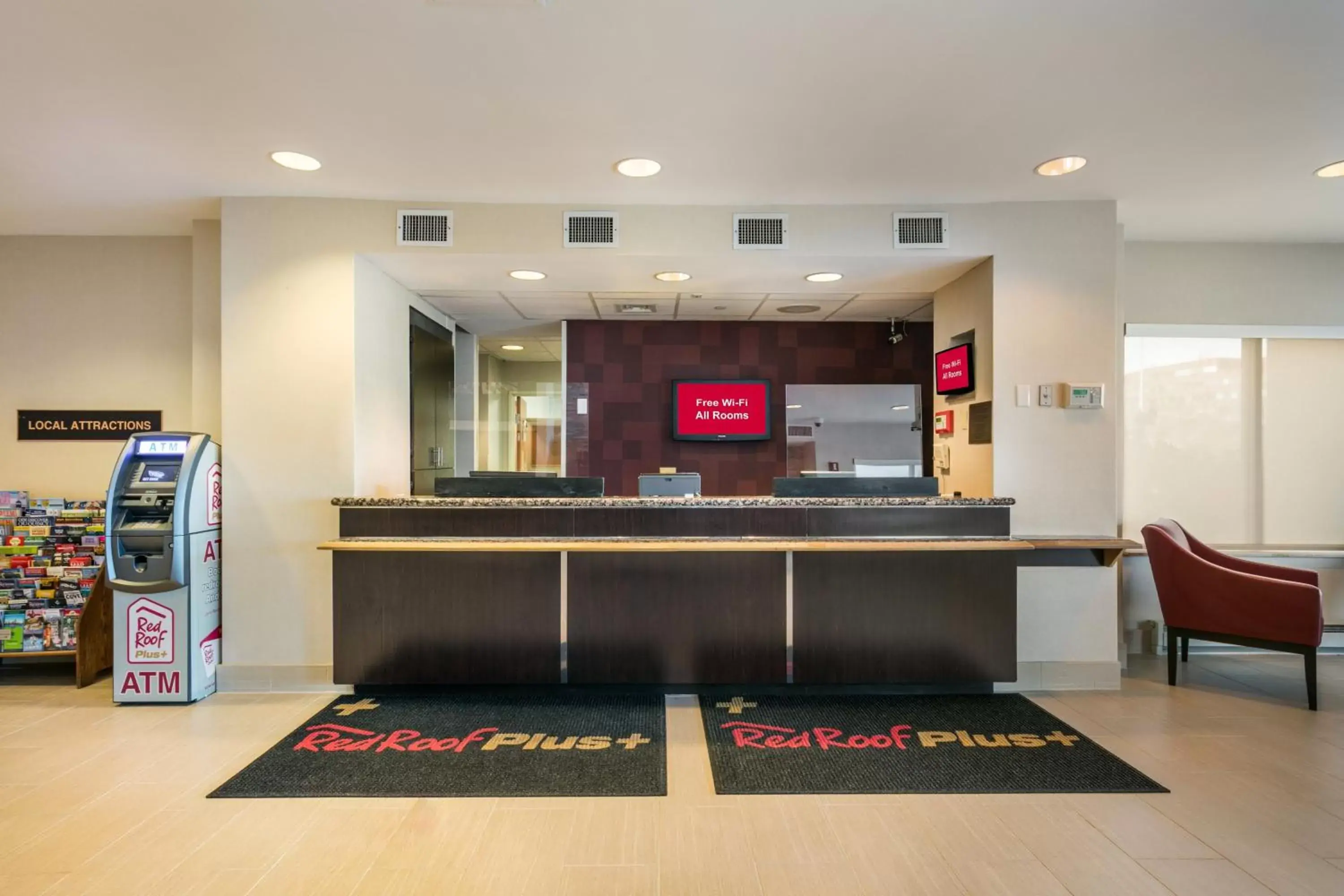 Facade/entrance, Lobby/Reception in Red Roof Inn PLUS+ Boston - Logan