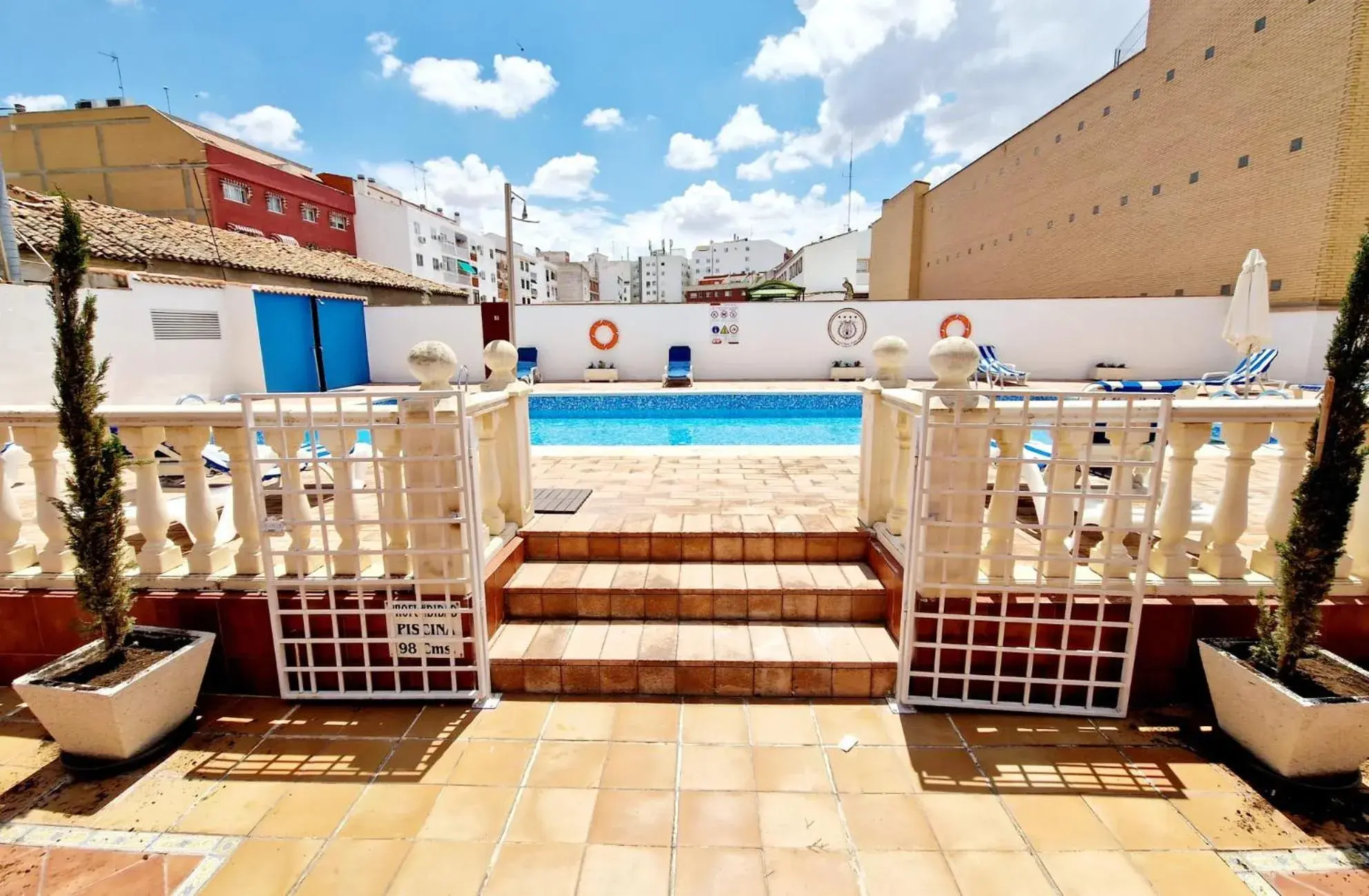 Swimming Pool in Hotel Santa Cecilia