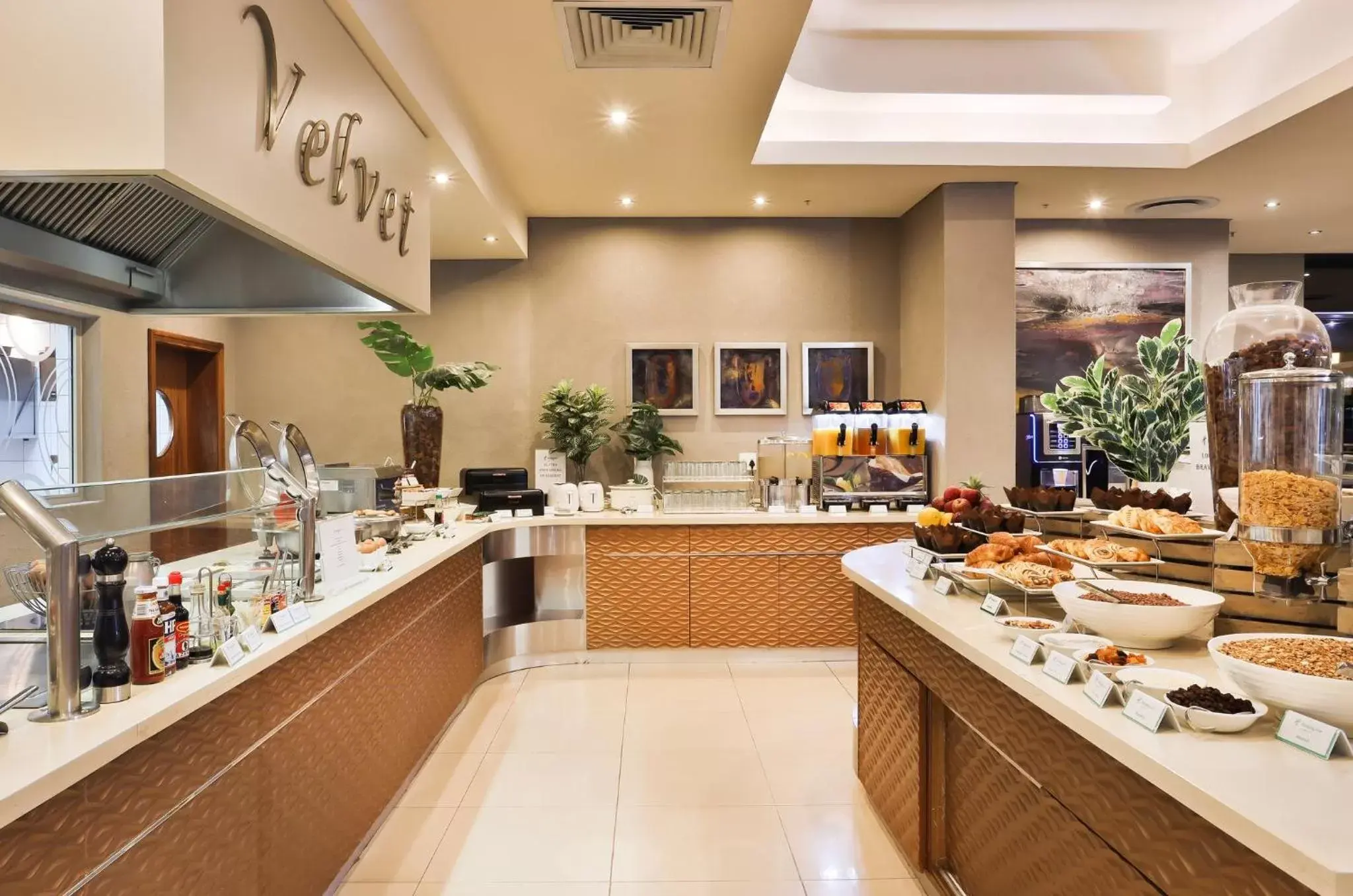 Breakfast, Restaurant/Places to Eat in Holiday Inn Johannesburg-Rosebank, an IHG Hotel