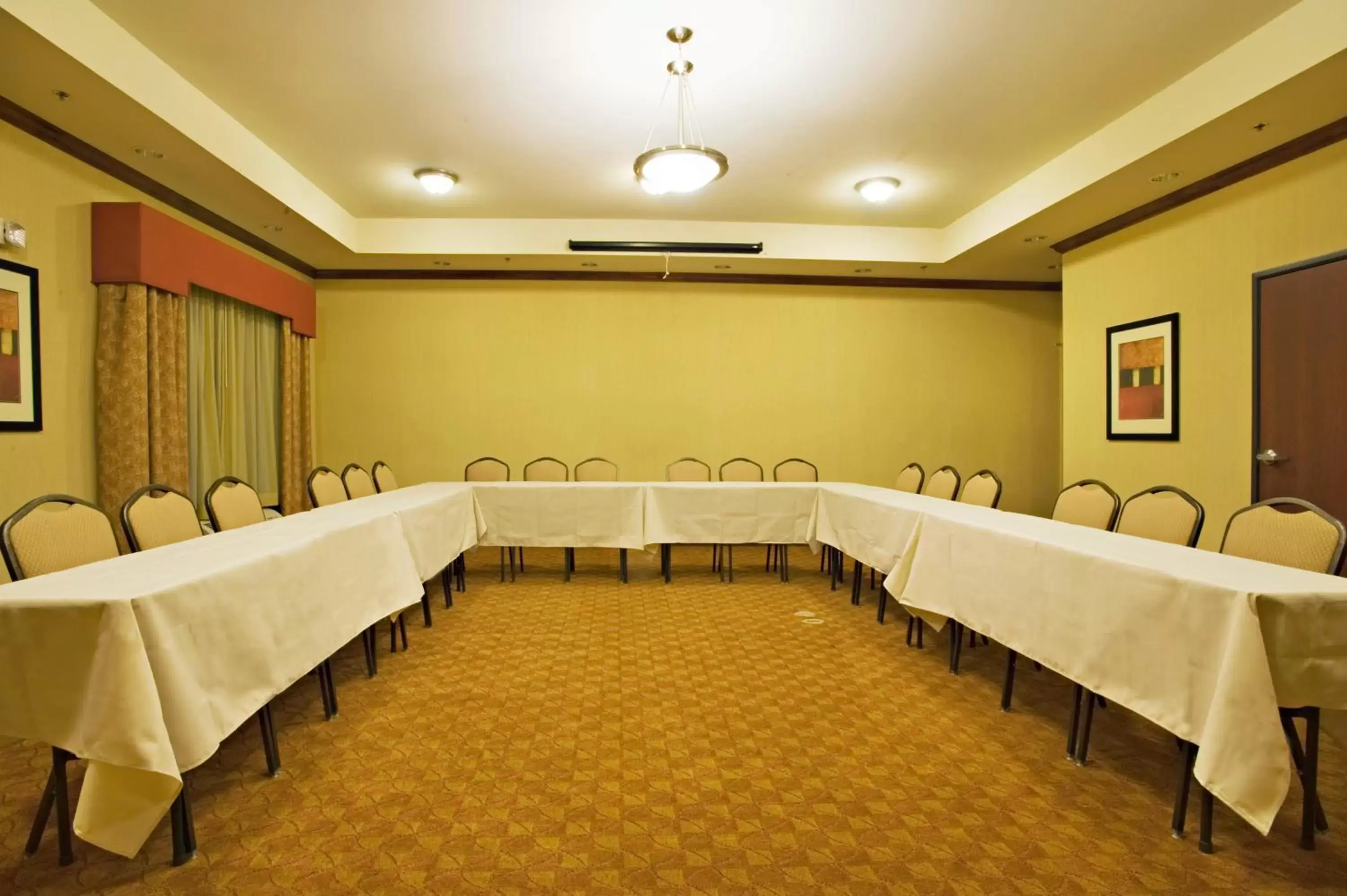 Meeting/conference room in Holiday Inn Express Sweetwater, an IHG Hotel