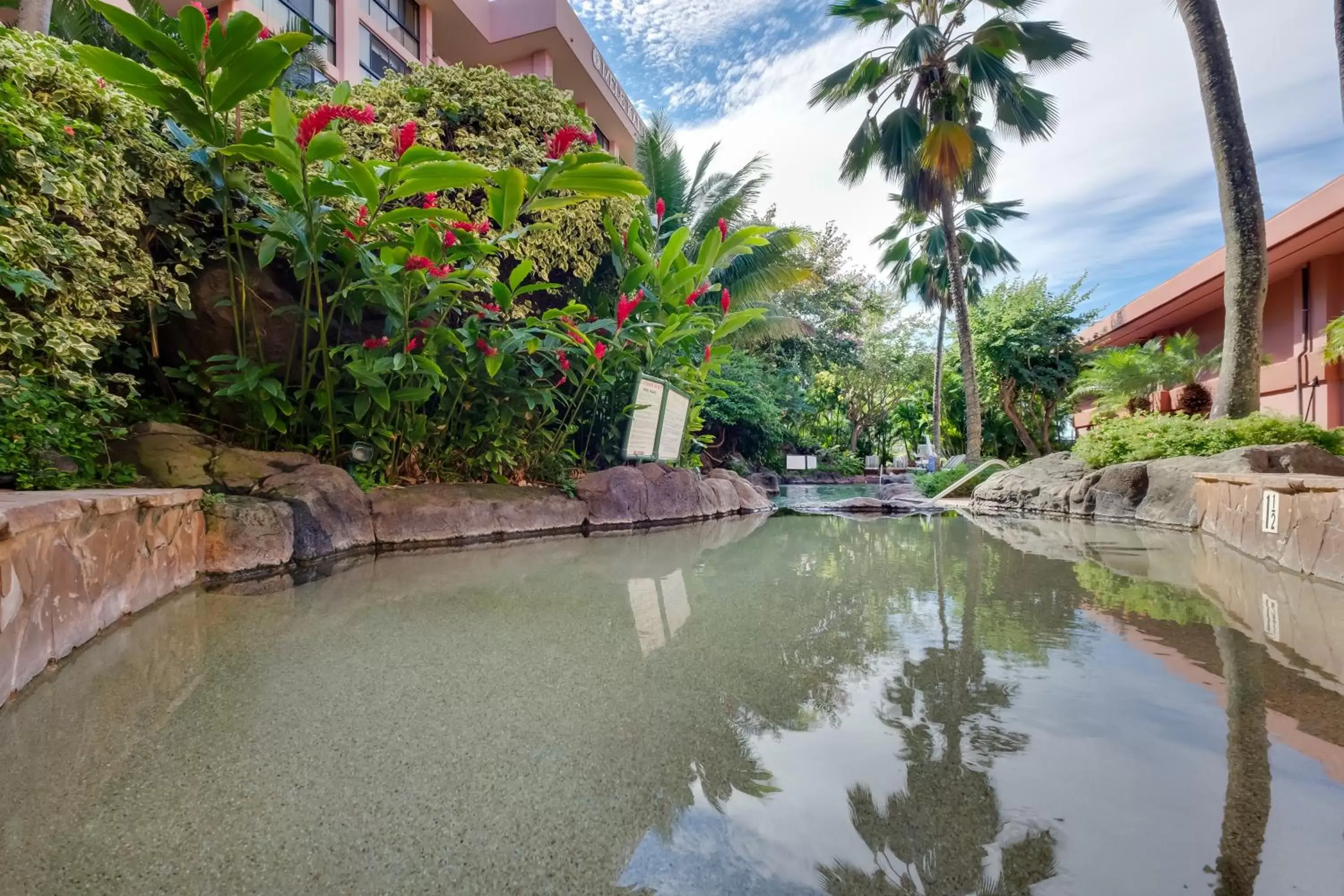 Swimming pool in Kahana Falls Resort