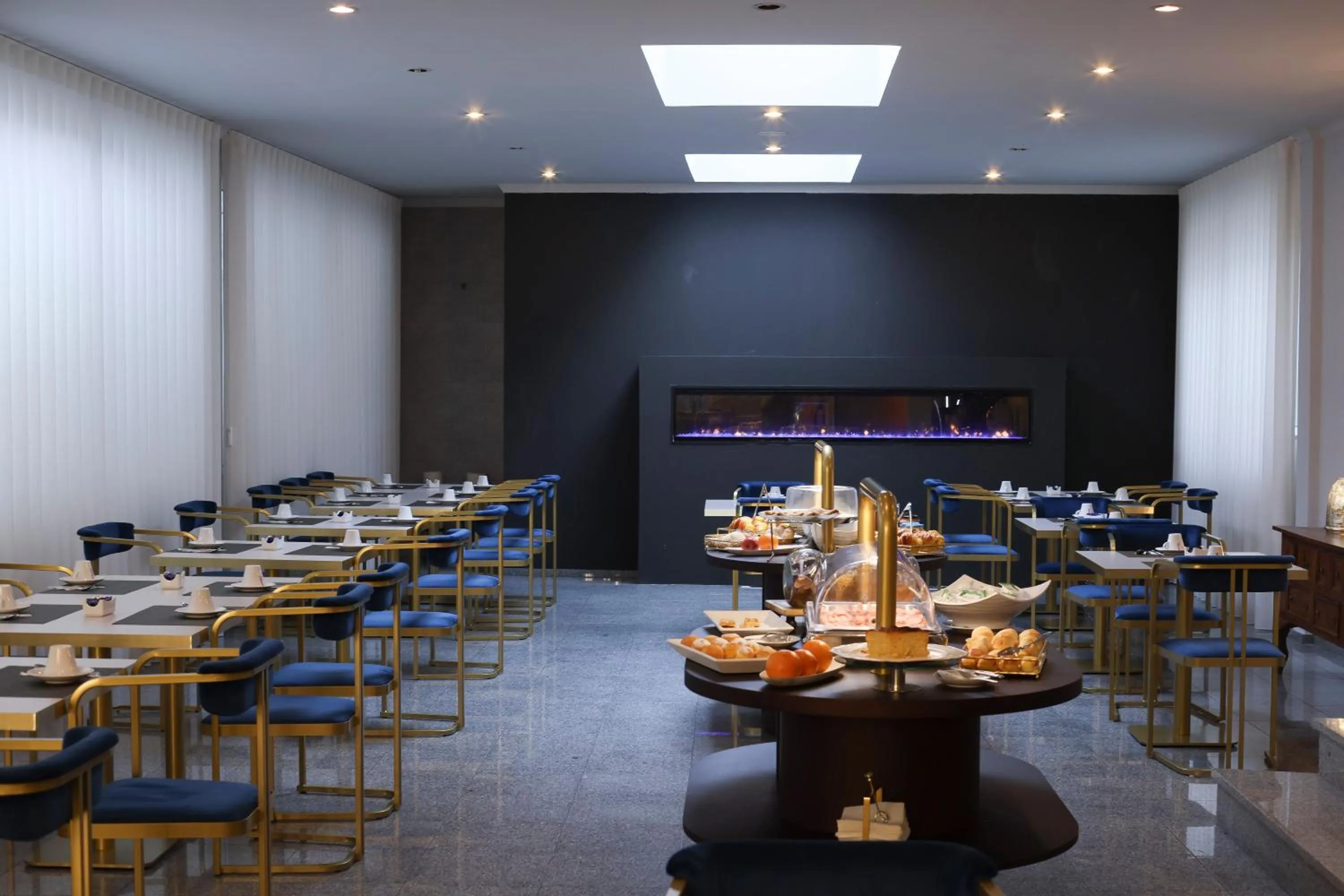 Food and drinks in Hotel America