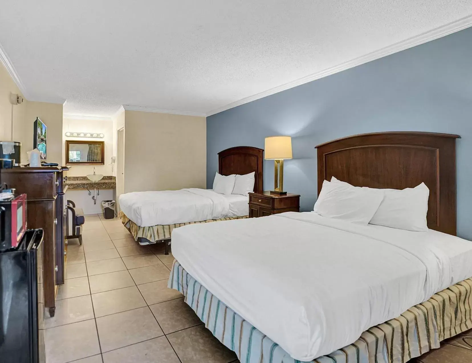 Bedroom, Bed in Fort Lauderdale Grand Hotel