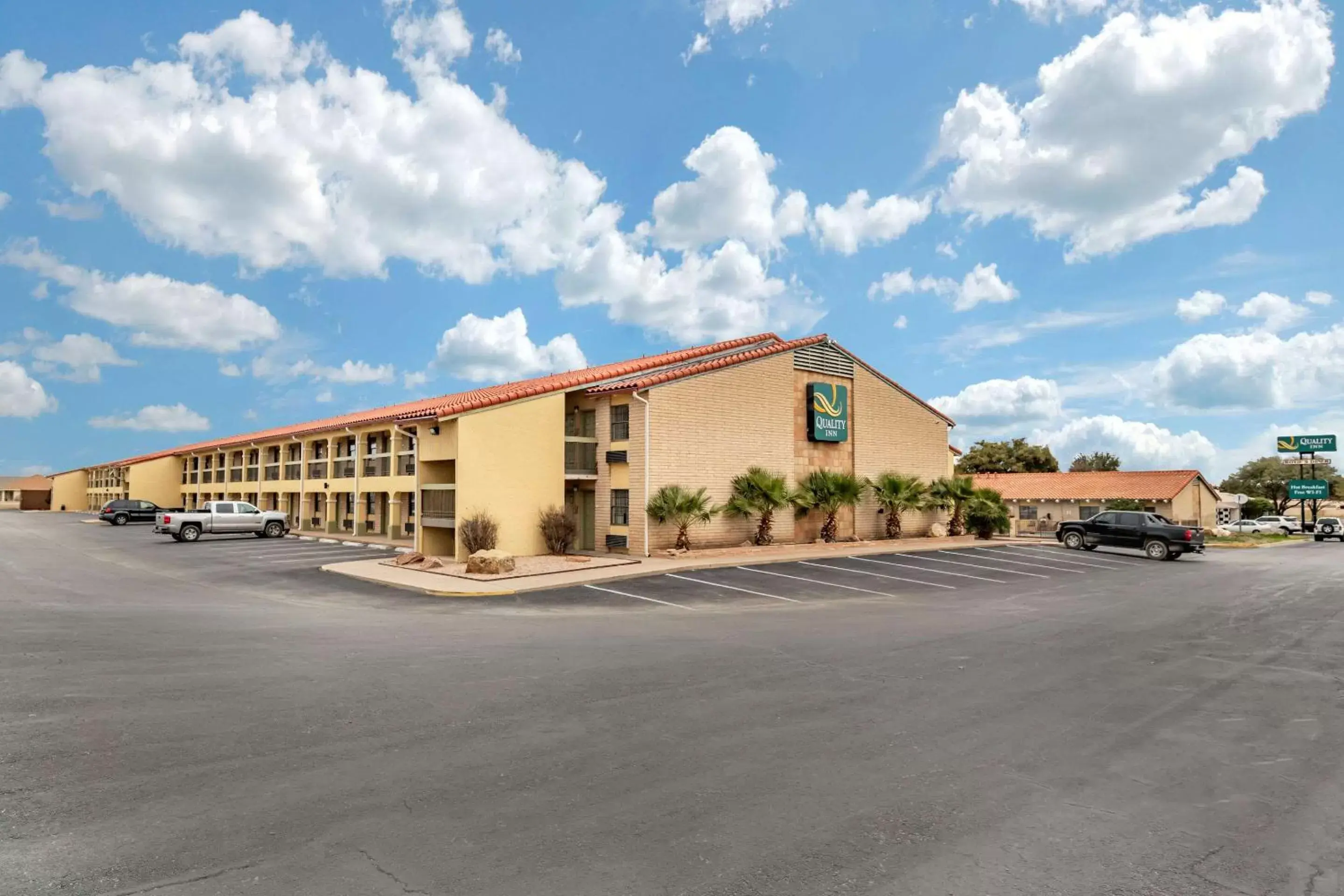 Property Building in Quality Inn San Angelo