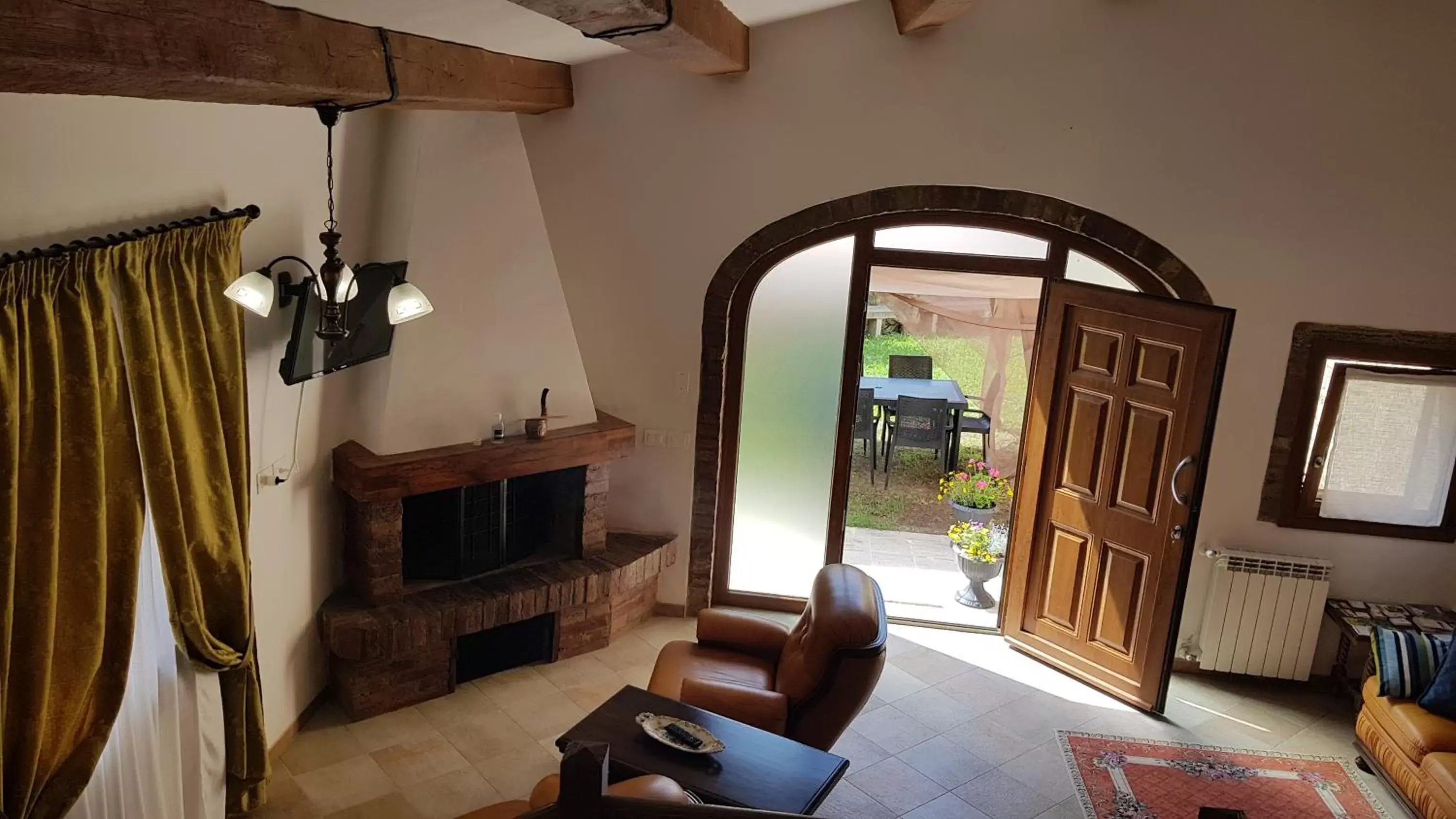 Living room, TV/Entertainment Center in San Paterno B&B