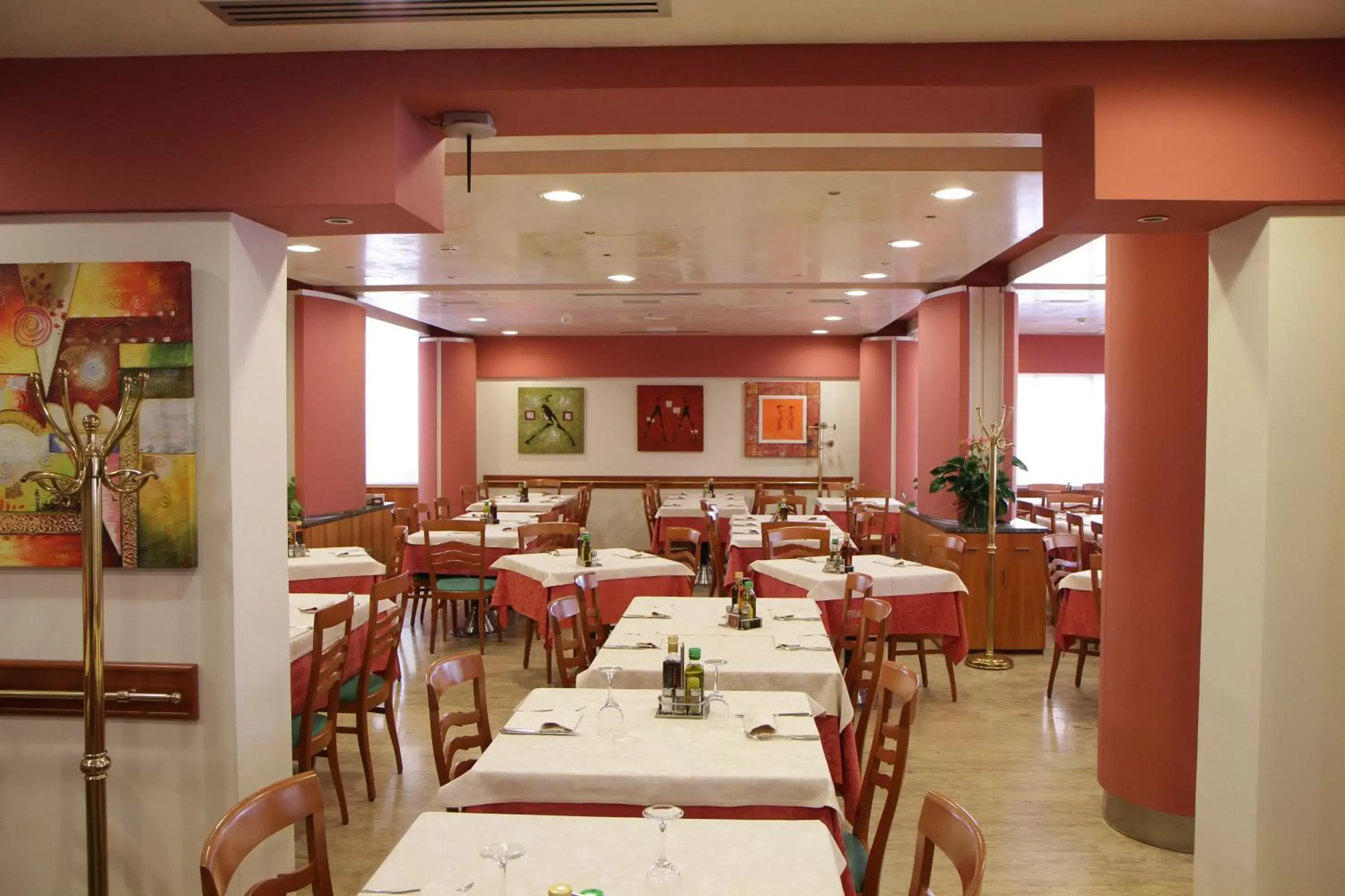 Restaurant/Places to Eat in Hotel Ezzelino