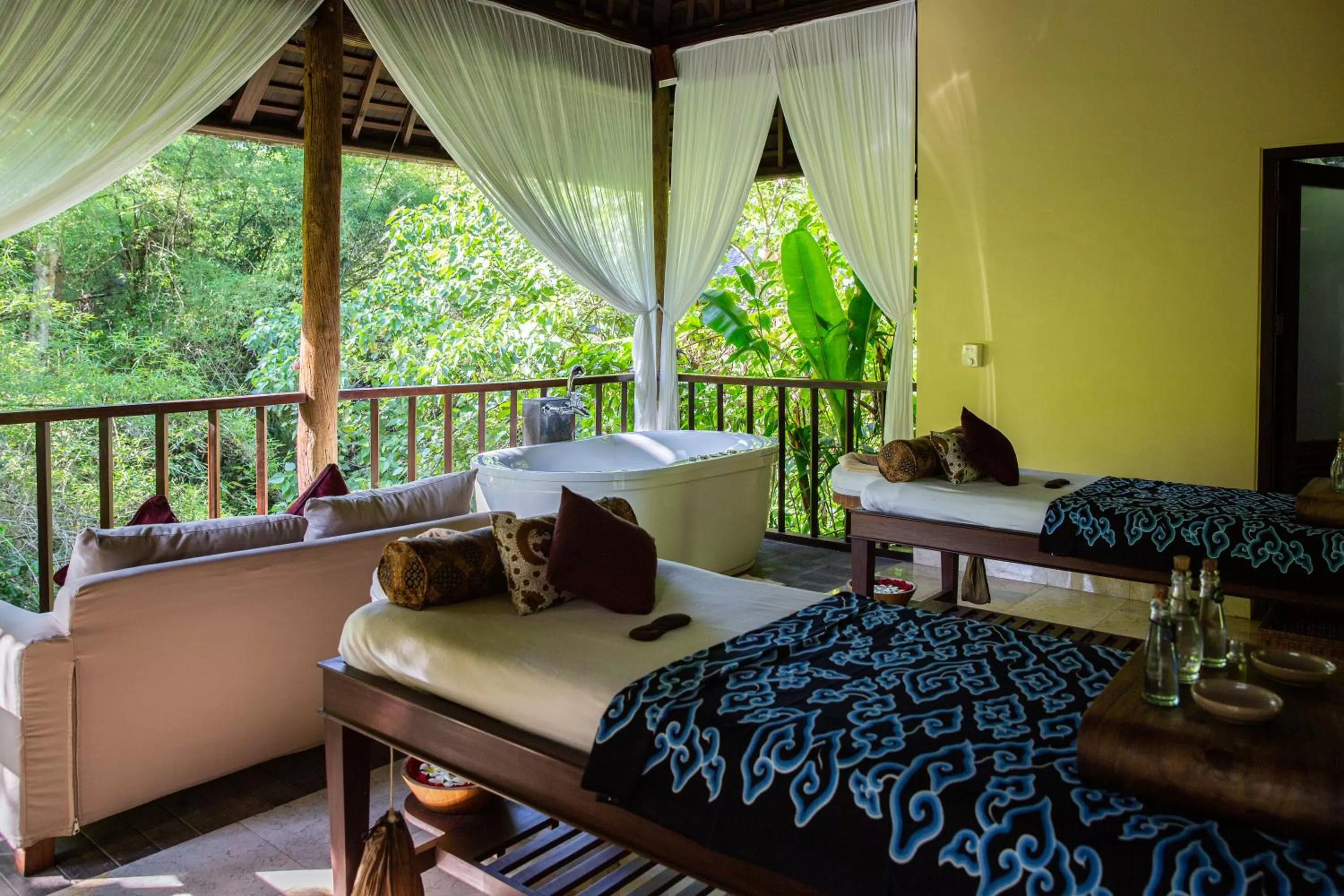 Massage, Bed in Komaneka at Bisma Ubud