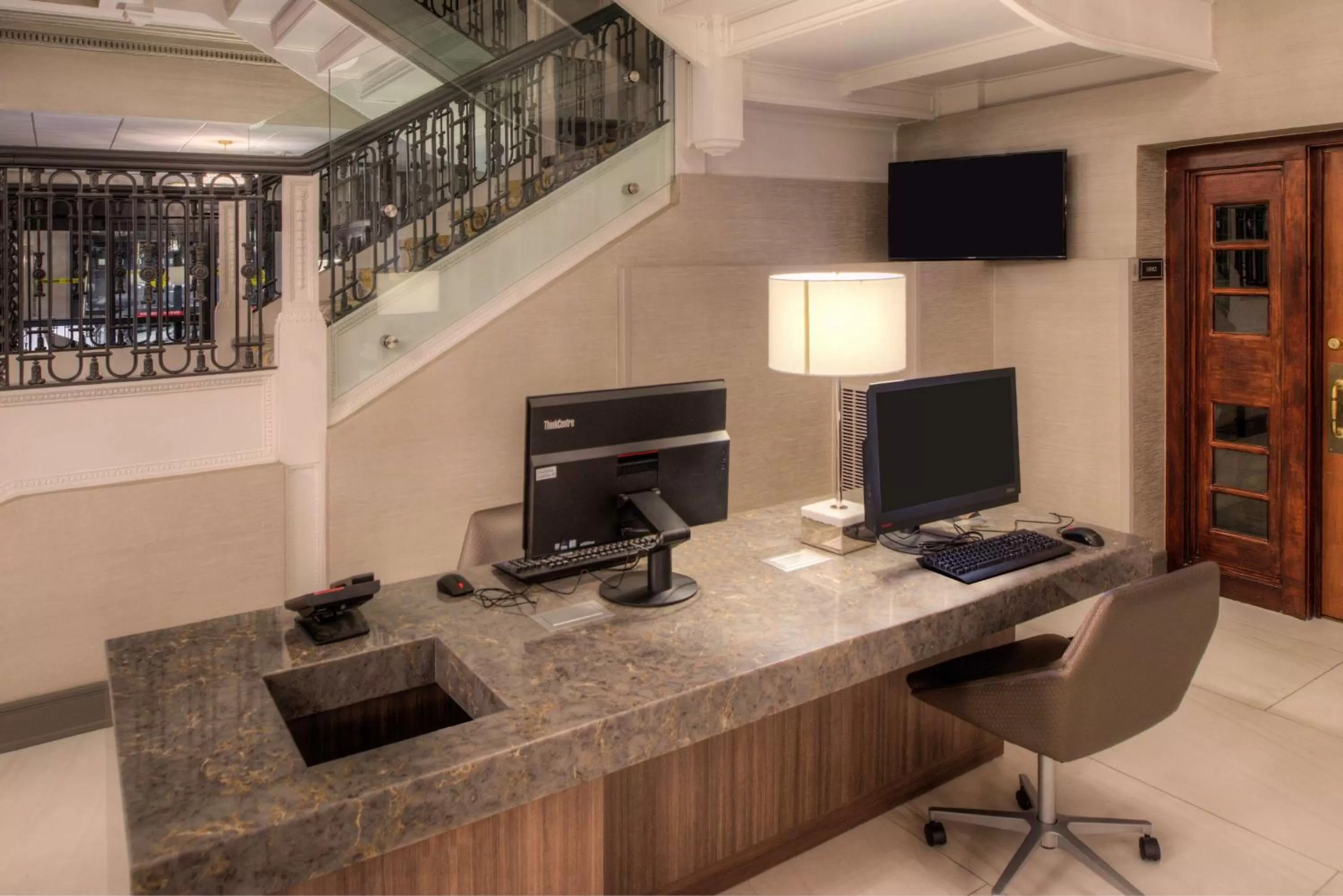 Business facilities in DoubleTree by Hilton Utica