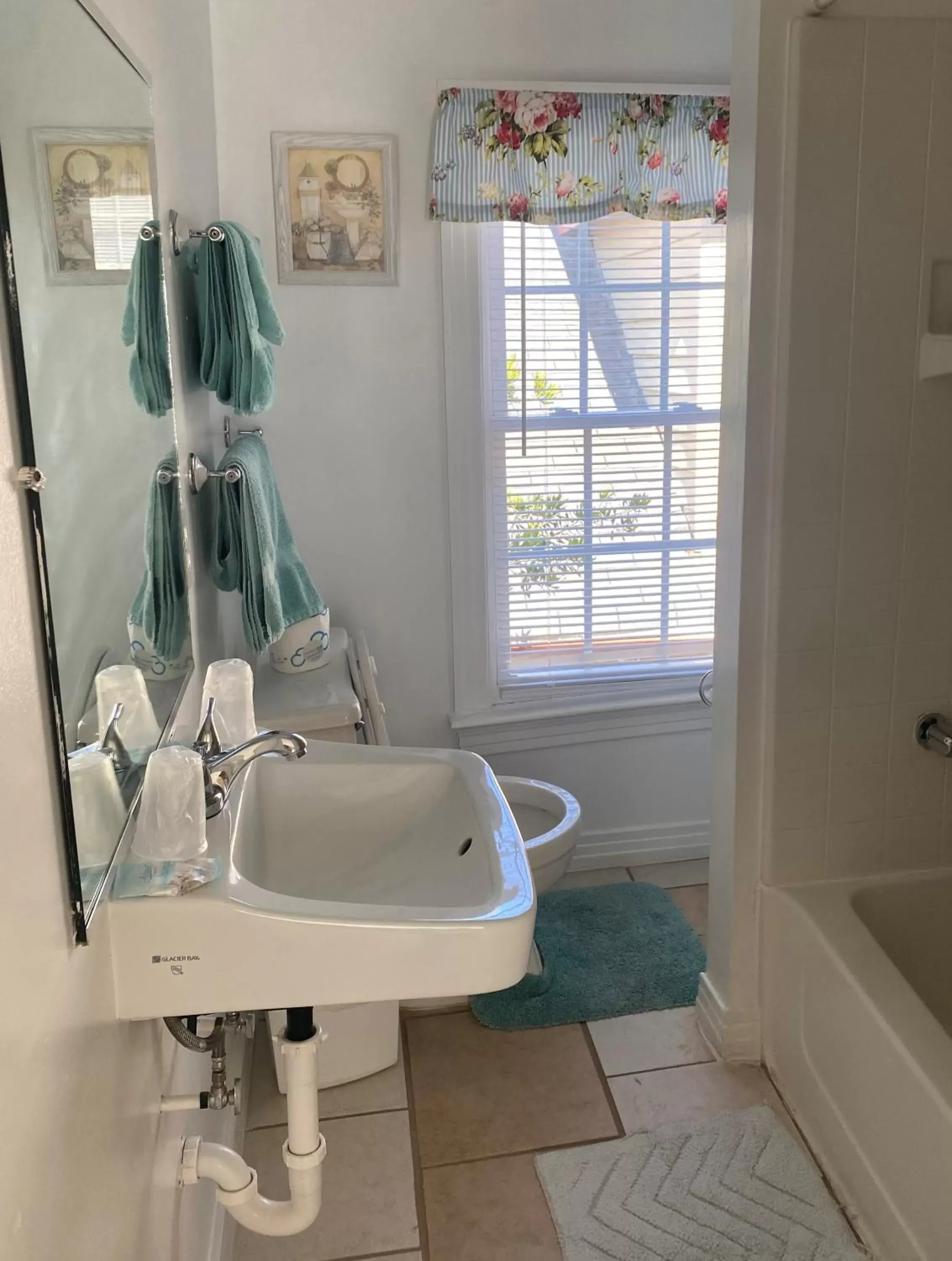 Bathroom in Angie's Guest Cottage