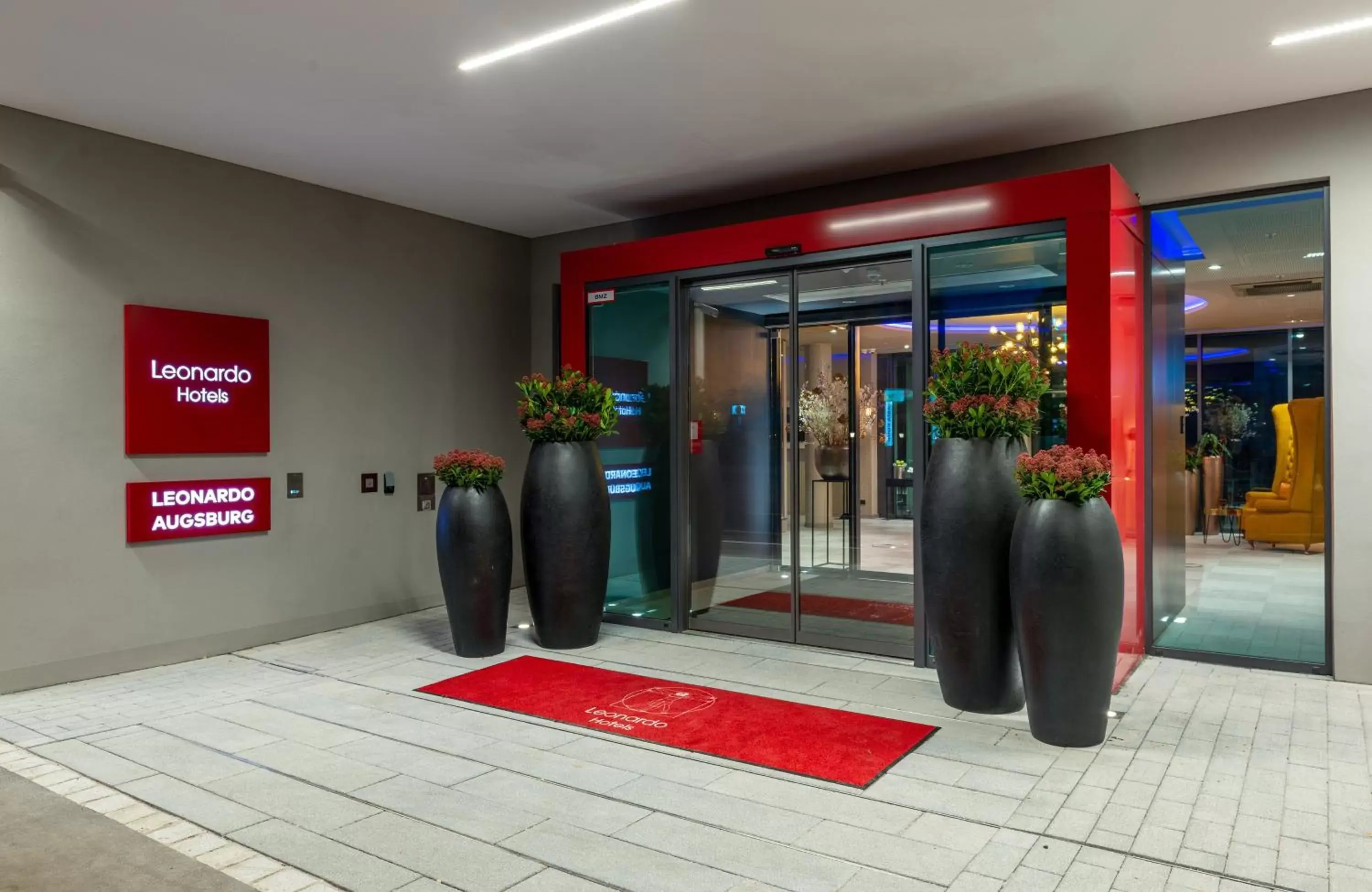 Facade/entrance, Lobby/Reception in Leonardo Hotel Augsburg