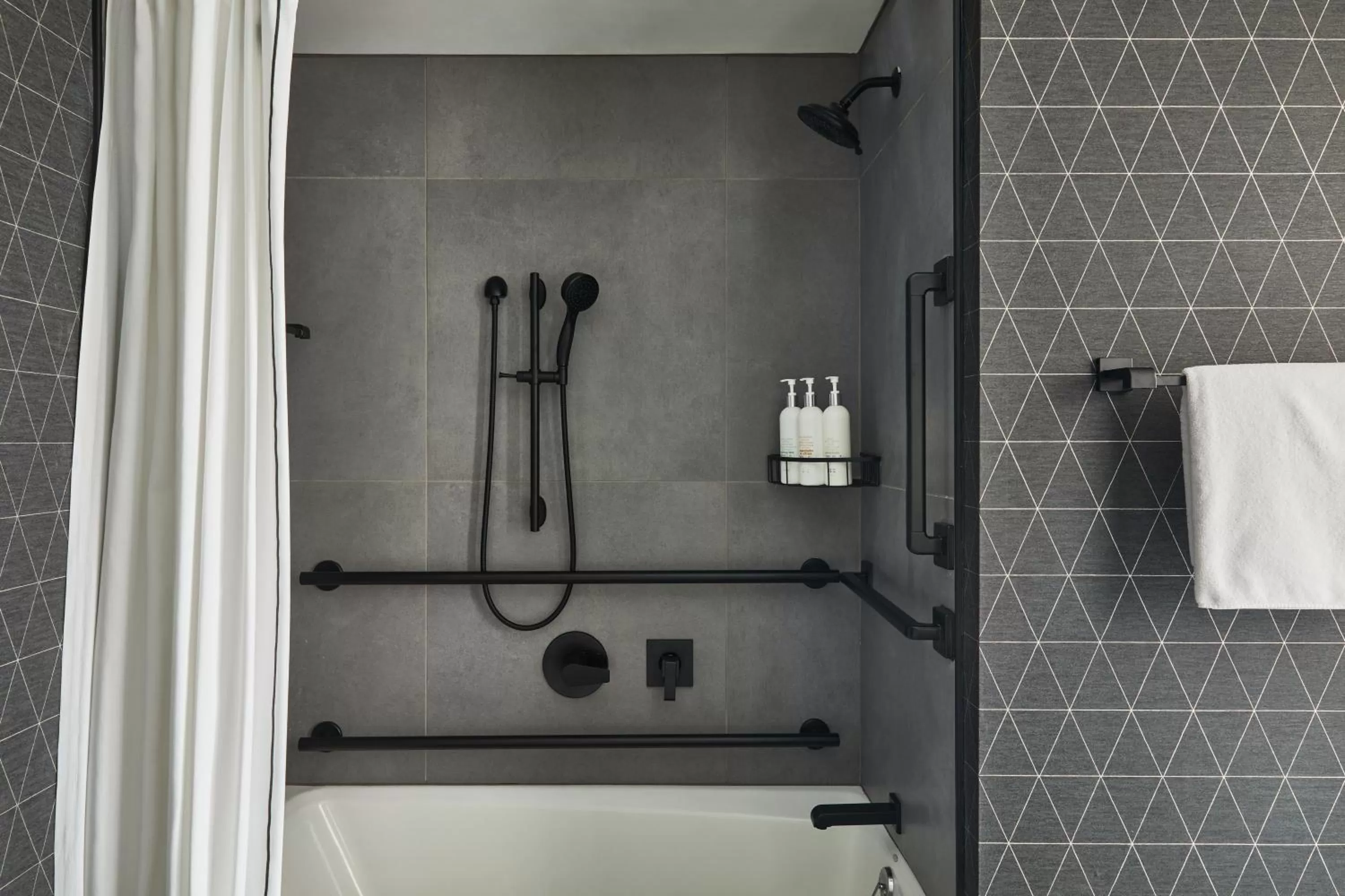 Photo of the whole room in Kimpton Marlowe by IHG