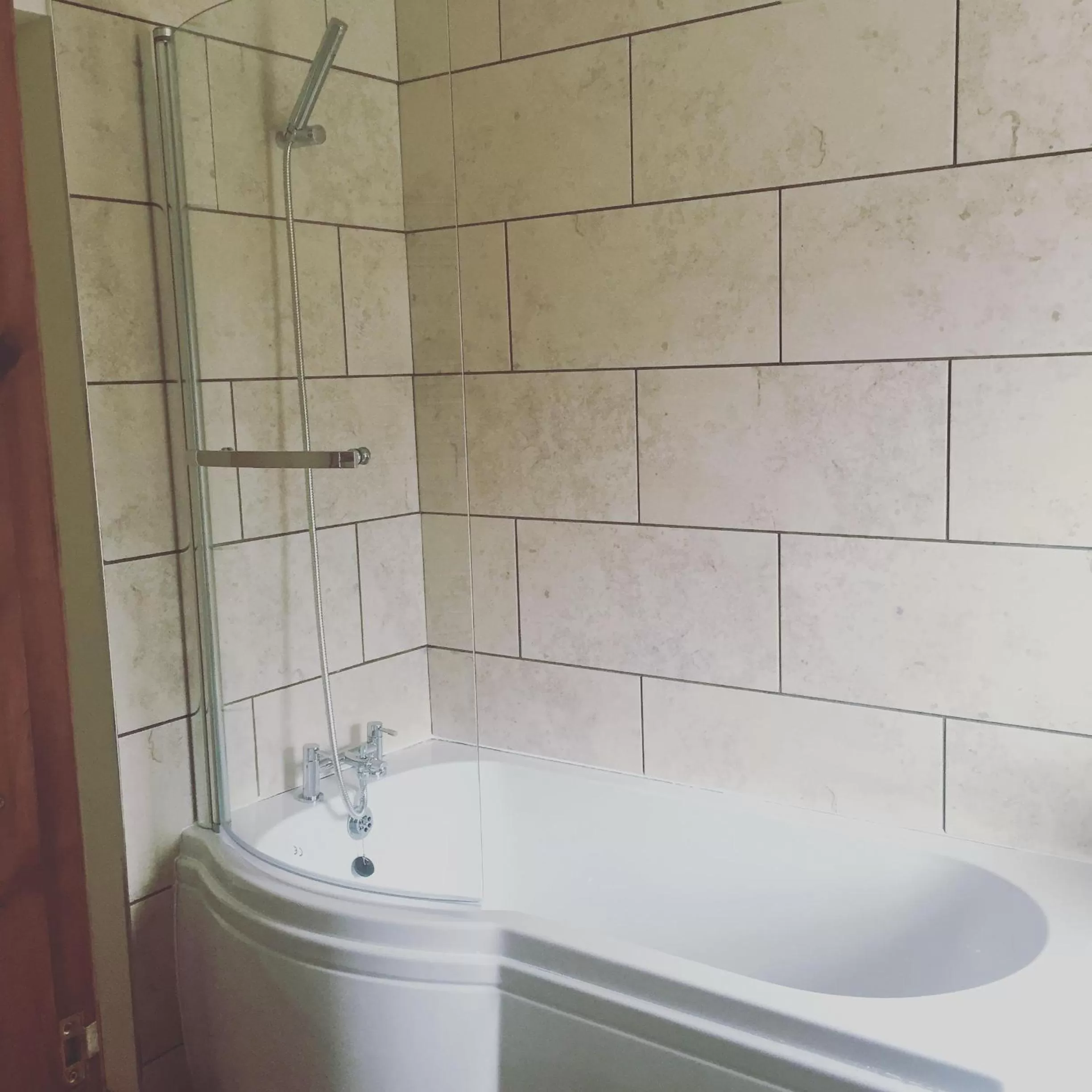 Bathroom in The Golden Fleece Inn