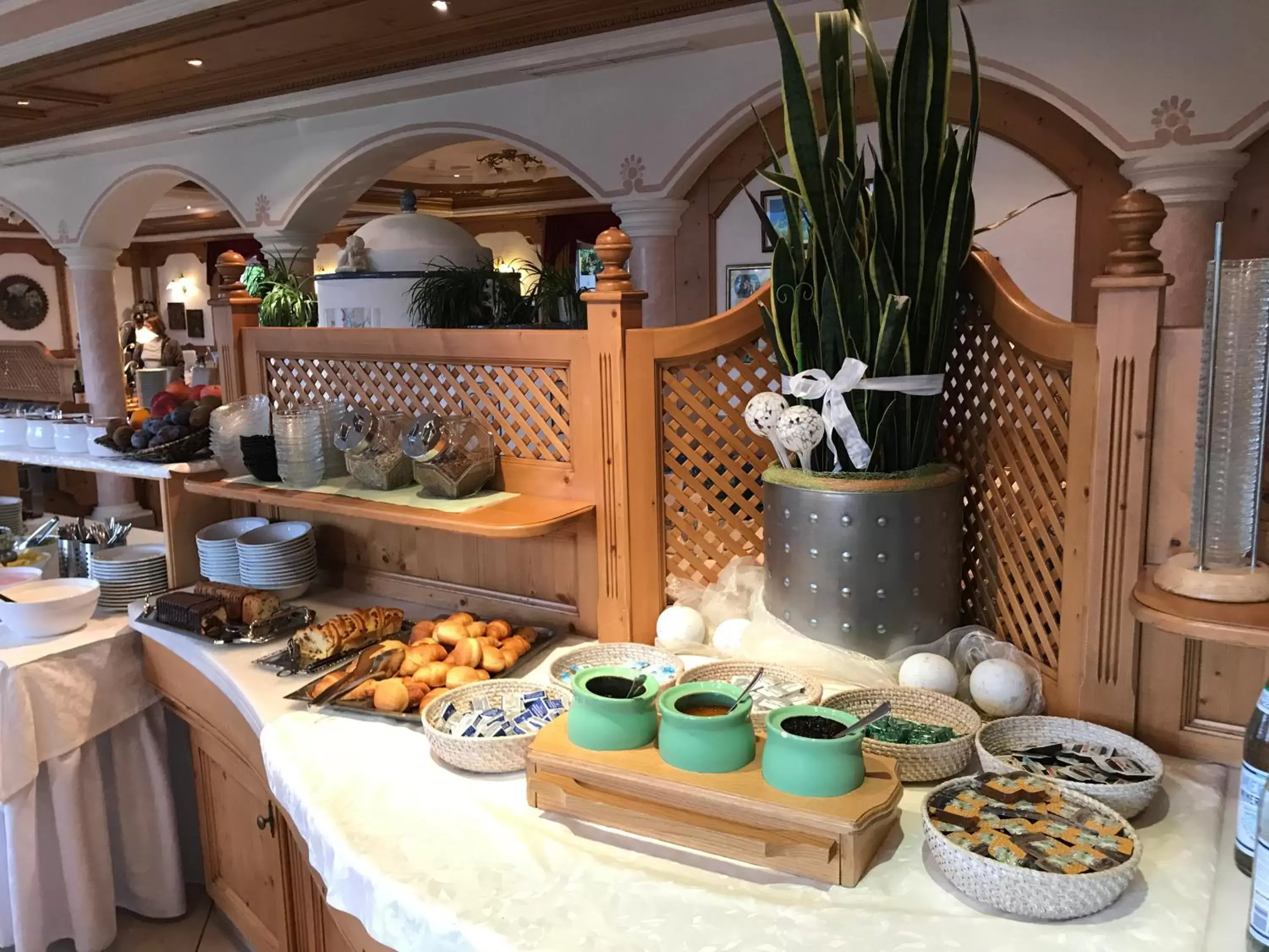 Buffet breakfast in Hotel Amaten