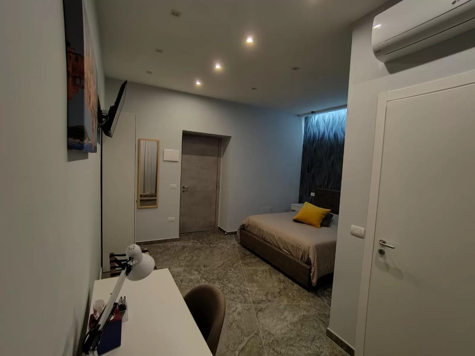 Bed, Seating Area in B&B D643