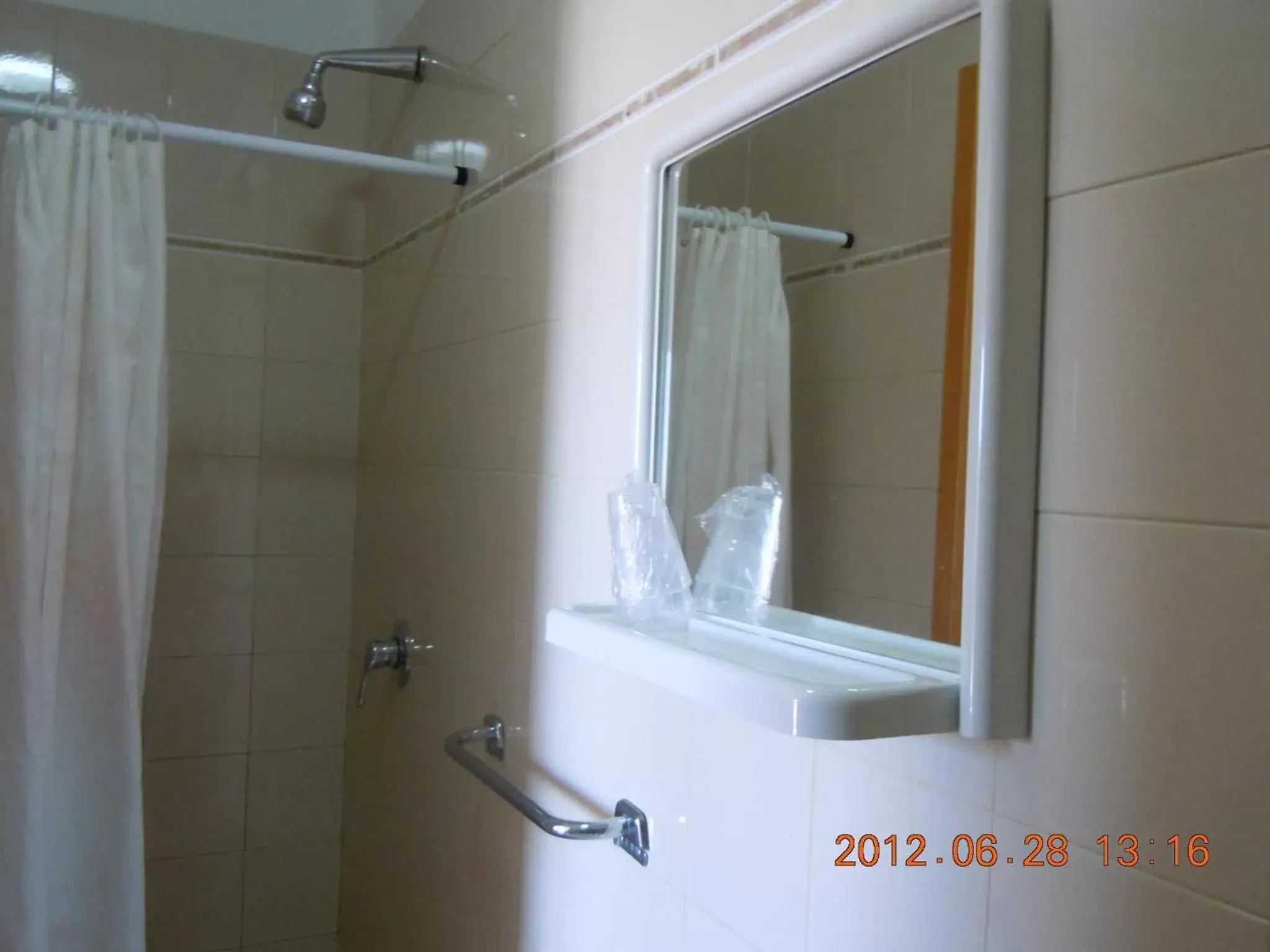 Shower, Bathroom in Pensione San Michele