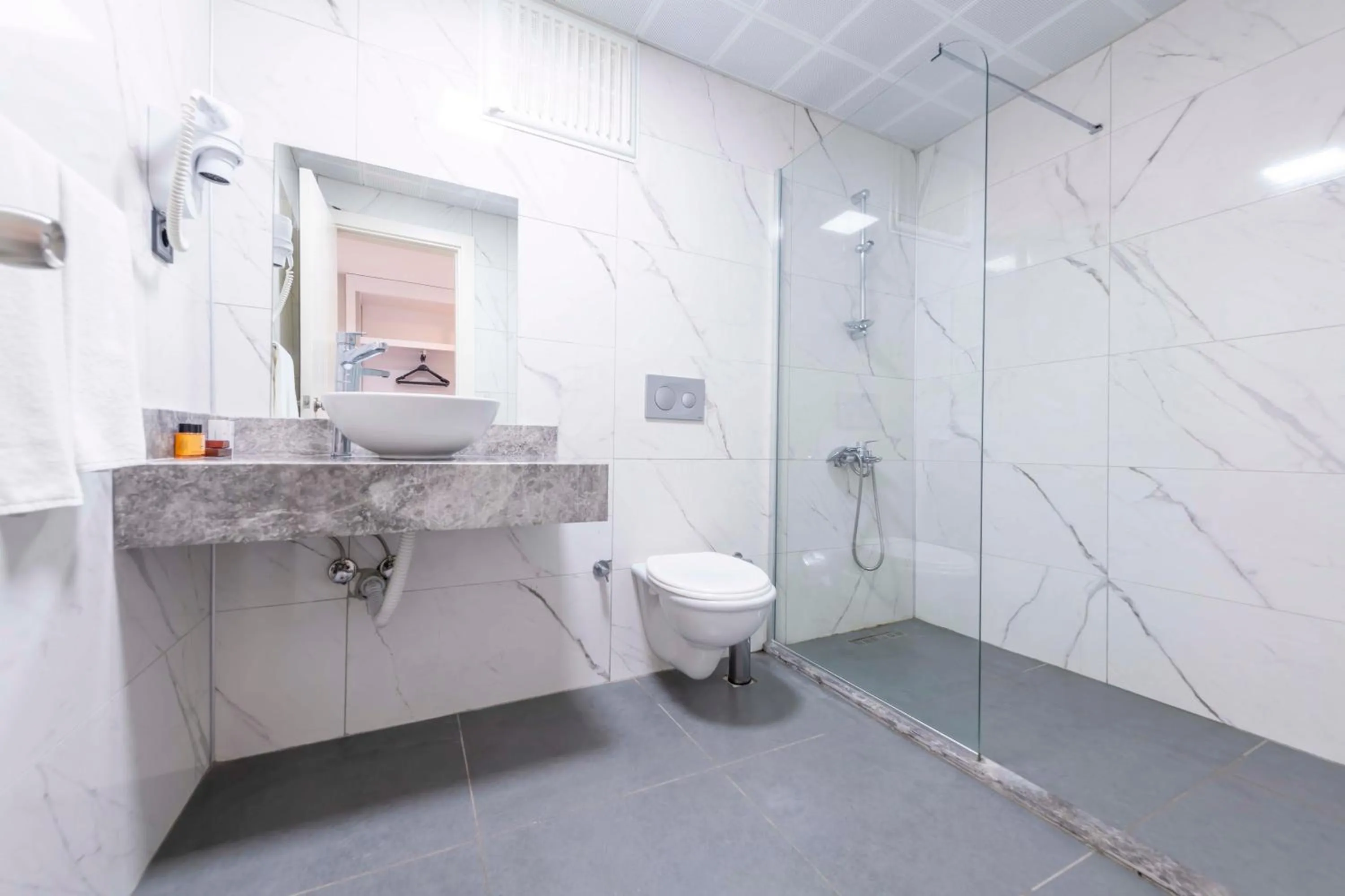 Shower in Armas Bella Sun