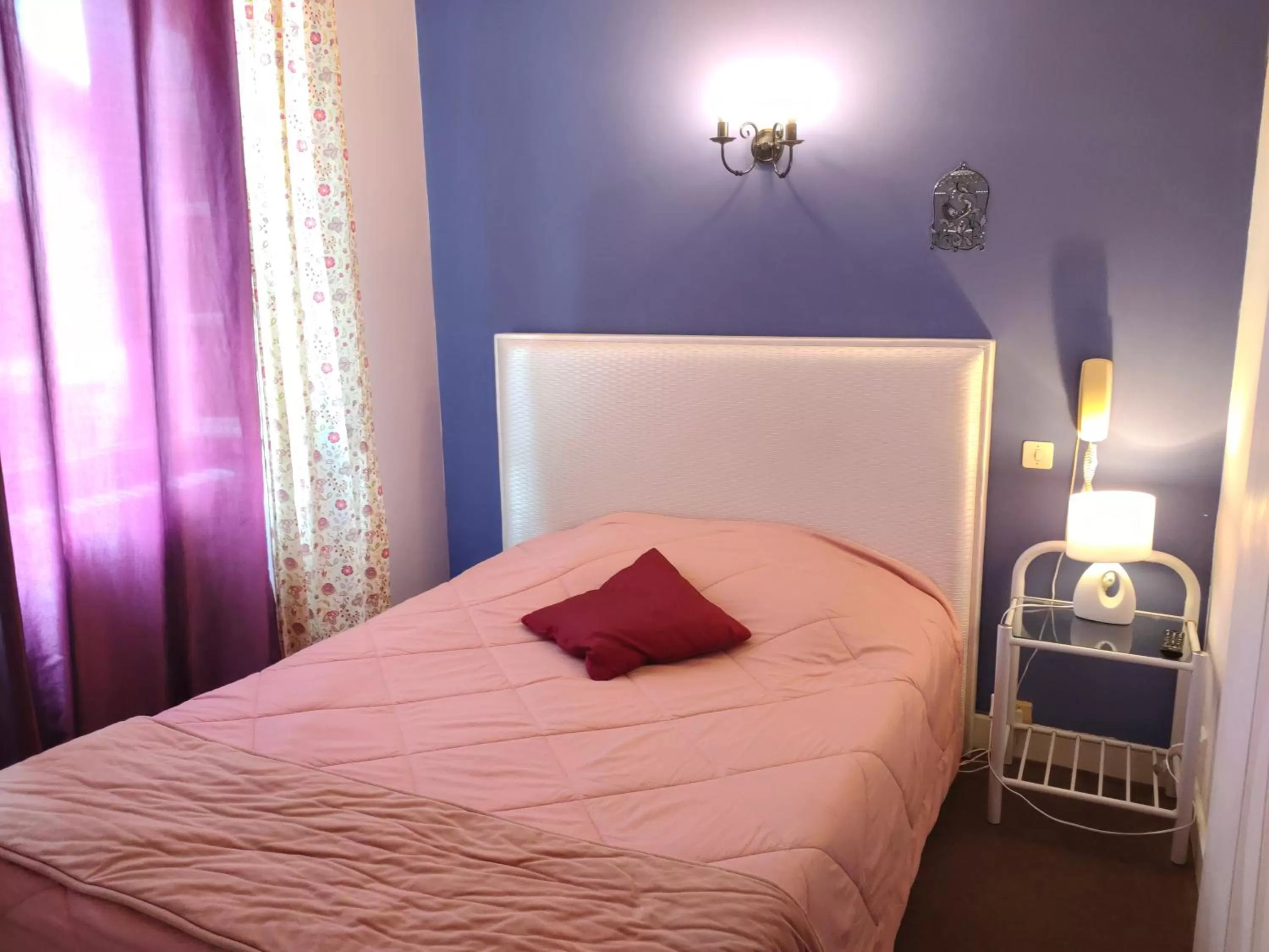 Bed in Hotel des Remparts