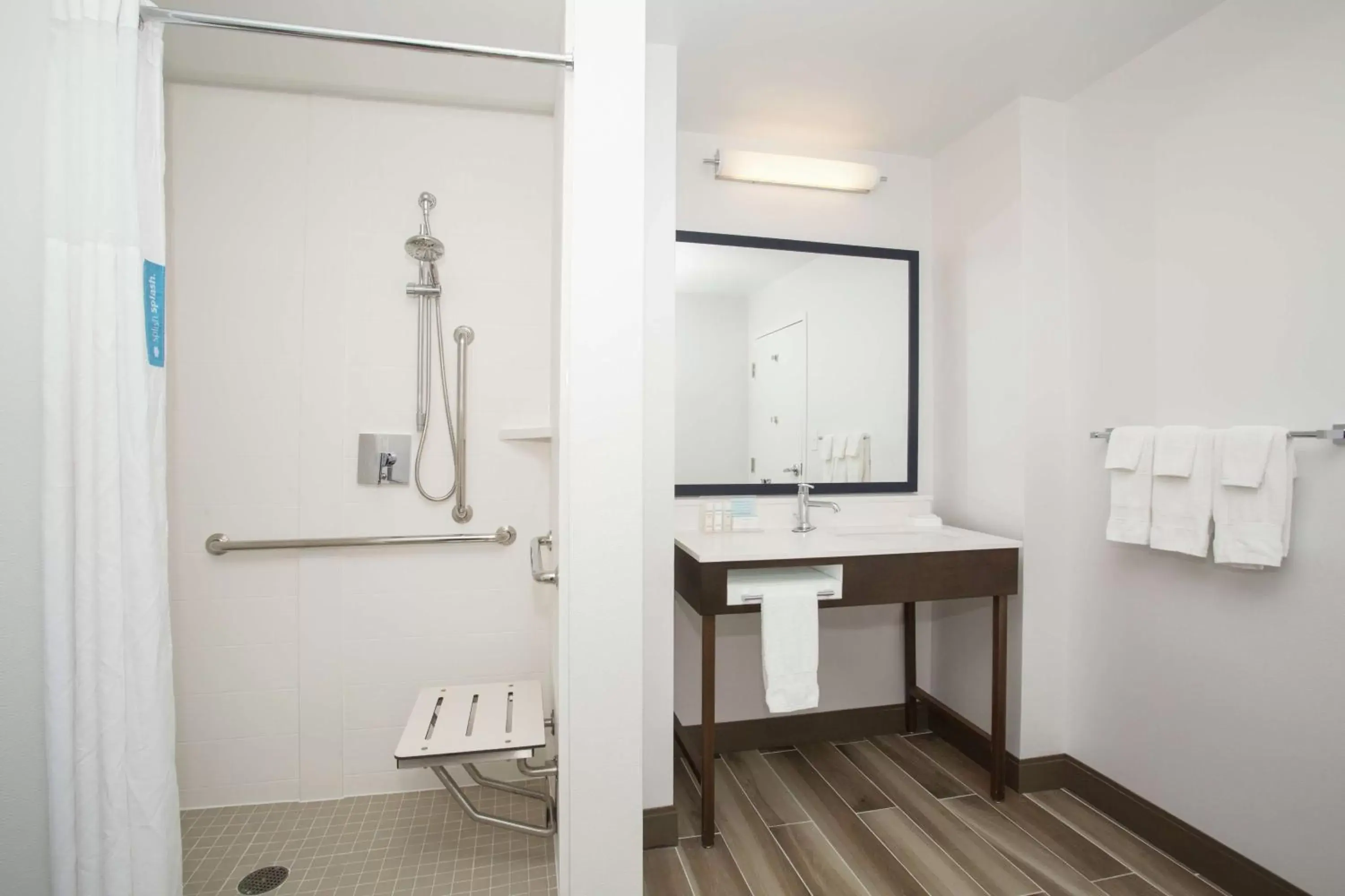 Bathroom in Hampton Inn & Suites Denver-Downtown