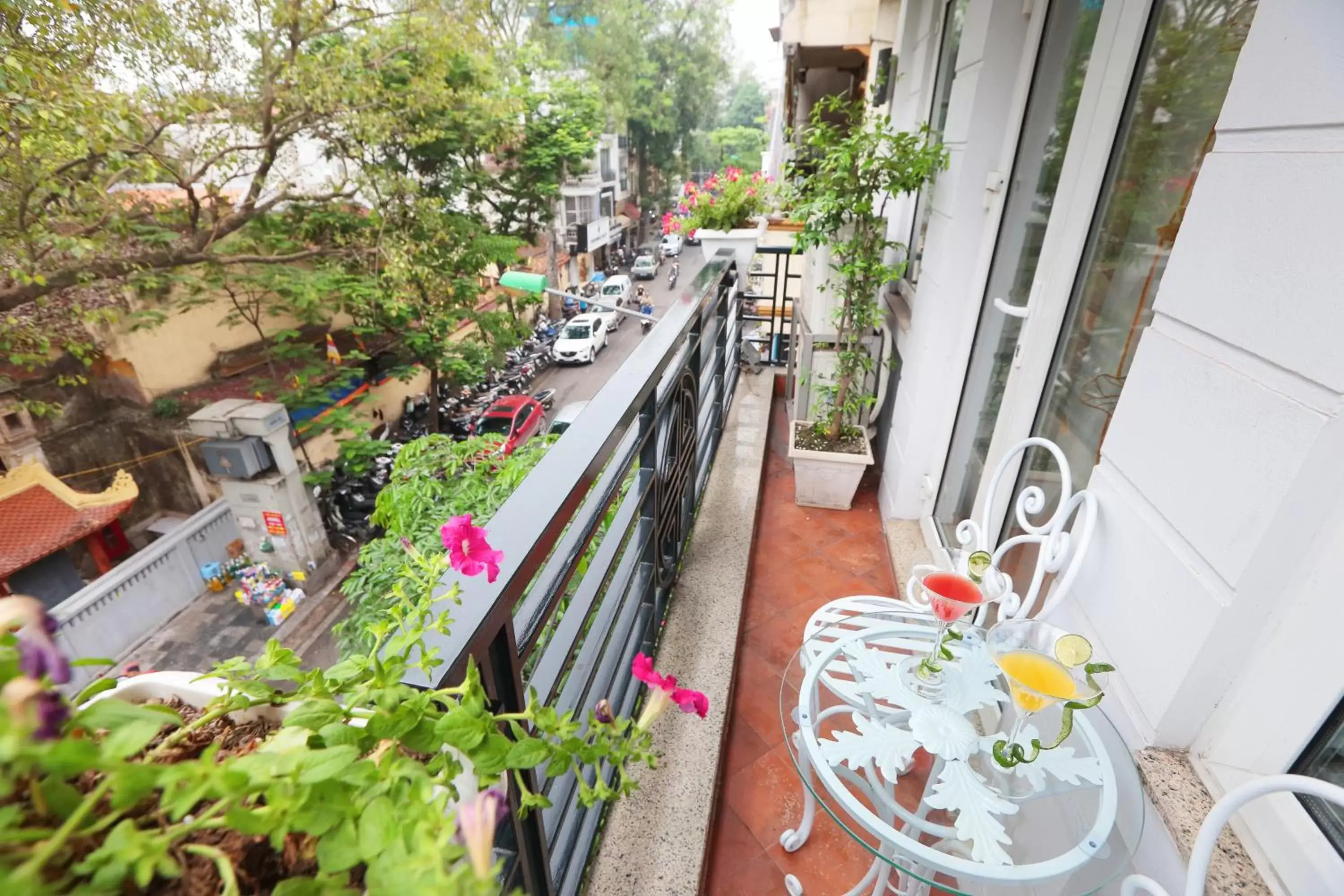 Balcony/Terrace in Hanoi Siva Luxury Hotel & Travel
