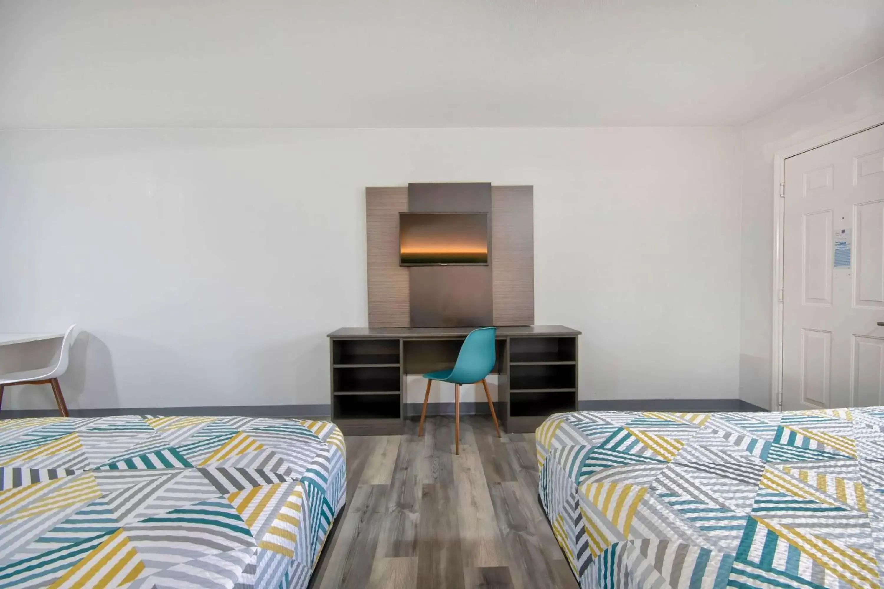 Bedroom, Bed in Motel 6 Texarkana, TX