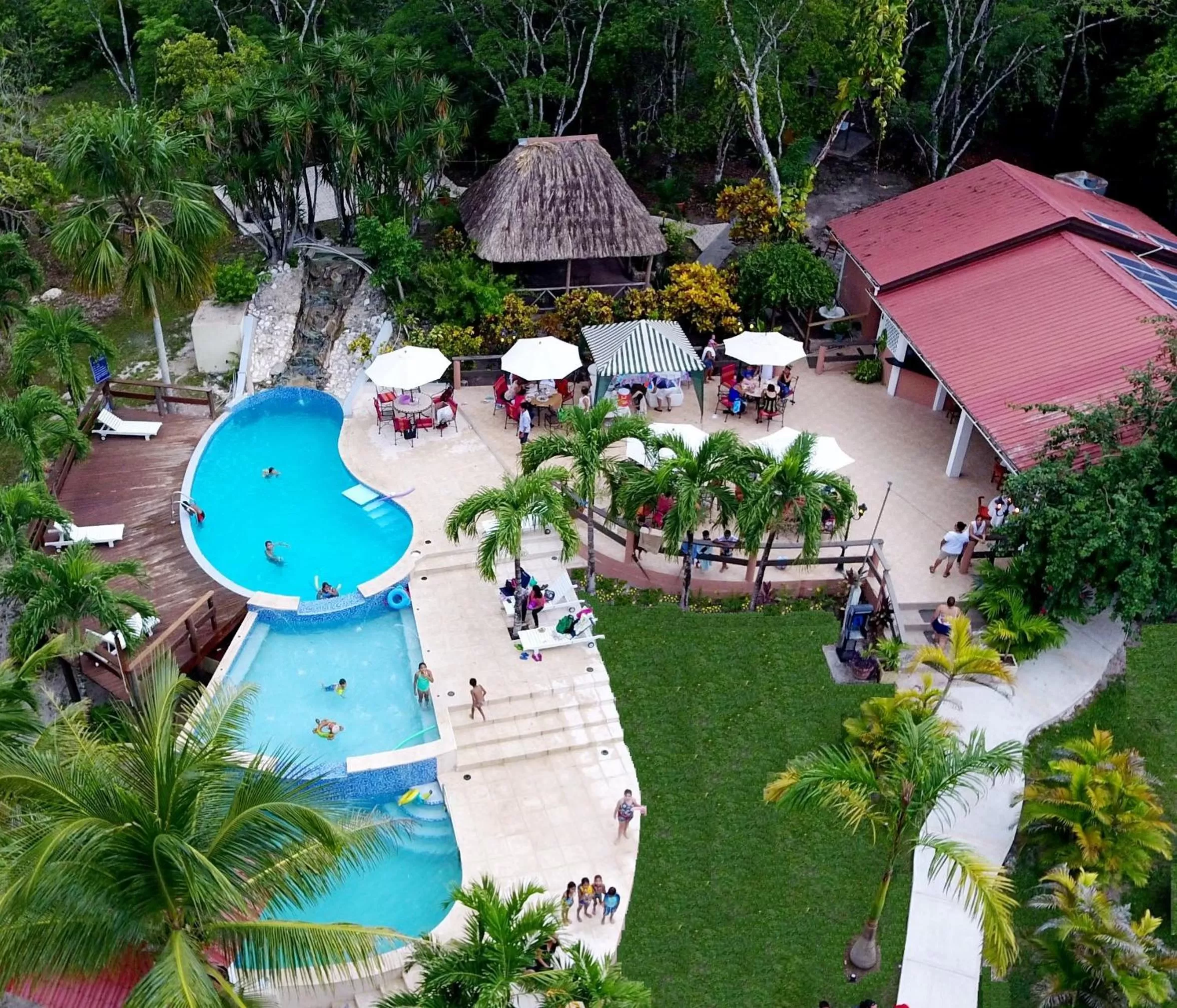 Restaurant/places to eat in The Log Cab-Inn