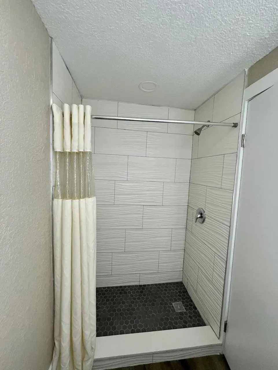 Shower, Bathroom in Super 8 by Wyndham Kissimmee-Orlando