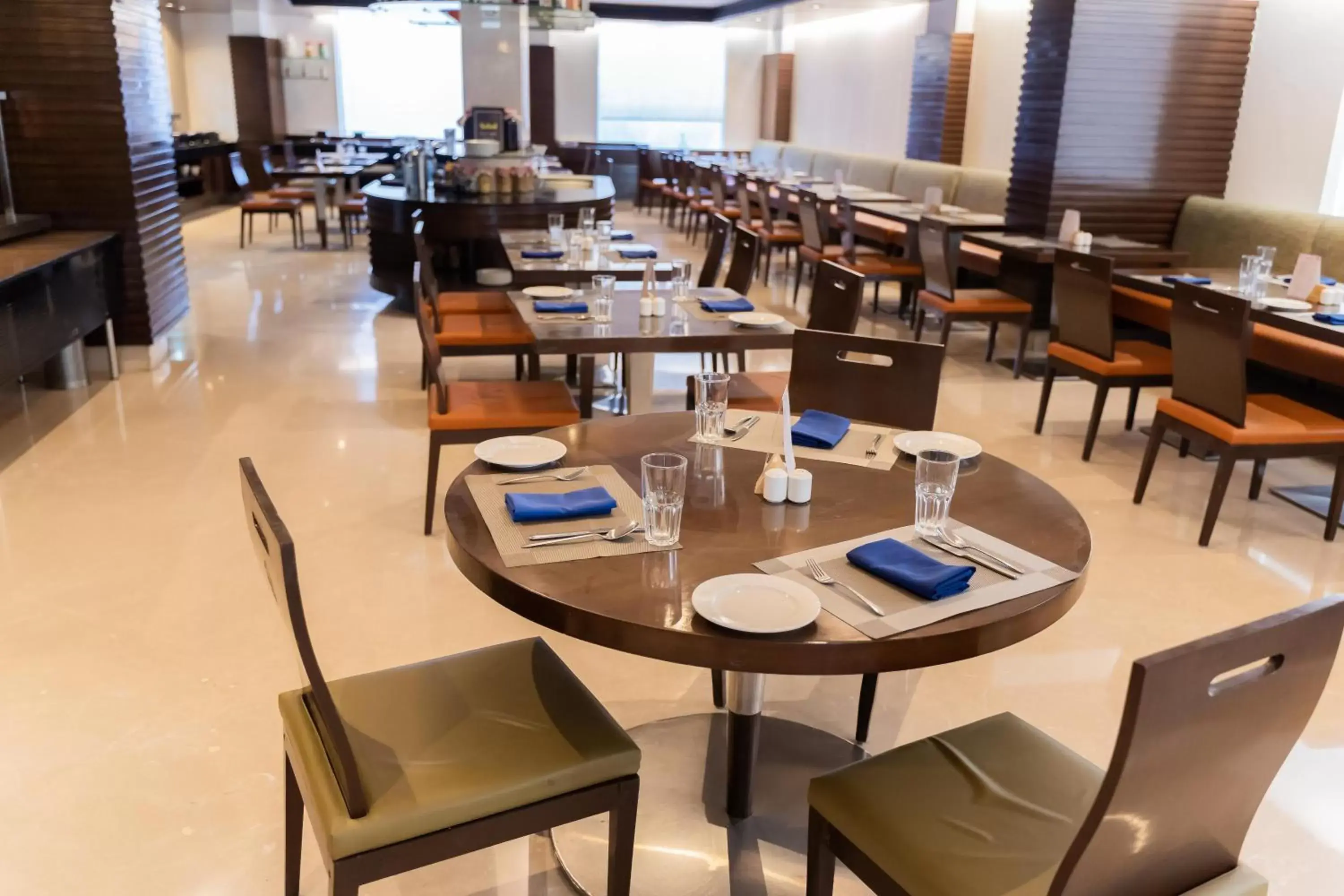 Dining area, Restaurant/Places to Eat in Four Points by Sheraton Ahmedabad