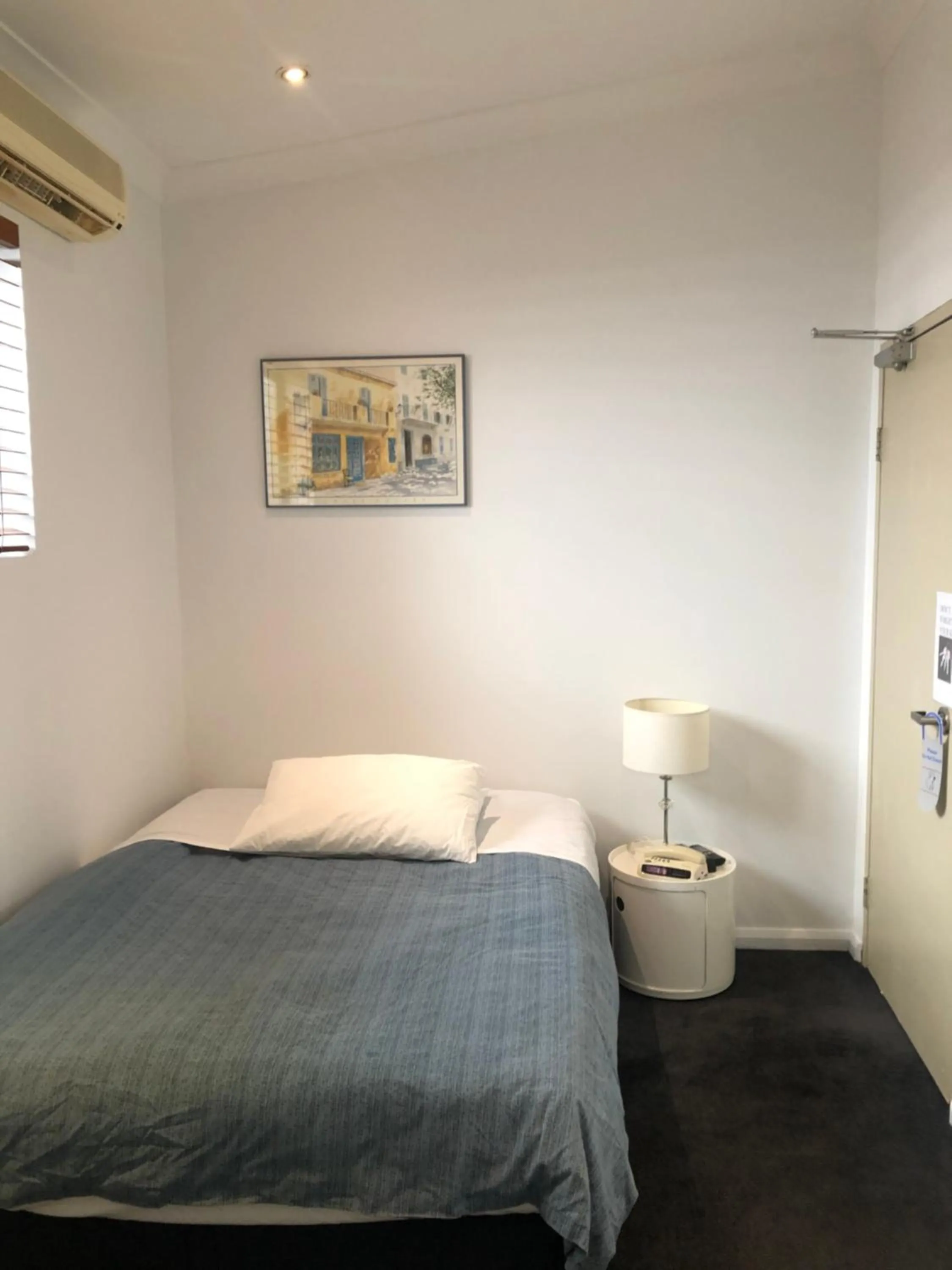 Bedroom, Bed in Hotel 59 Sydney