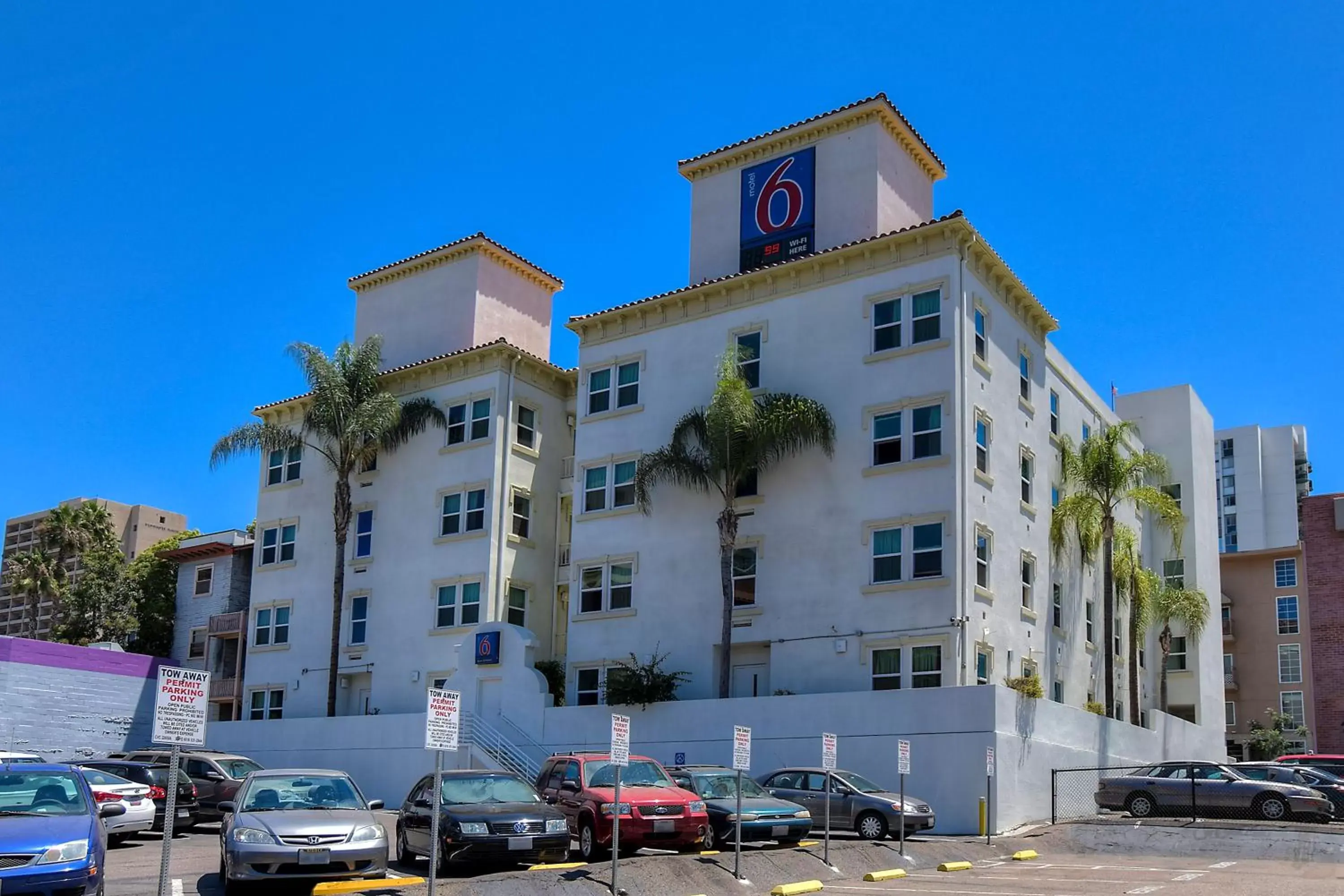 Facade/entrance, Property Building in Motel 6-San Diego, CA - Downtown