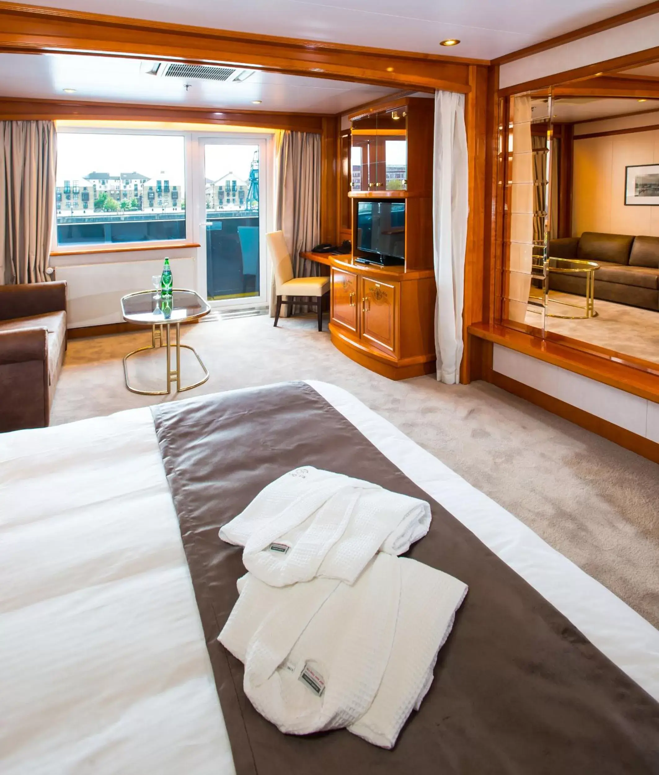 Bed in Sunborn London Yacht Hotel