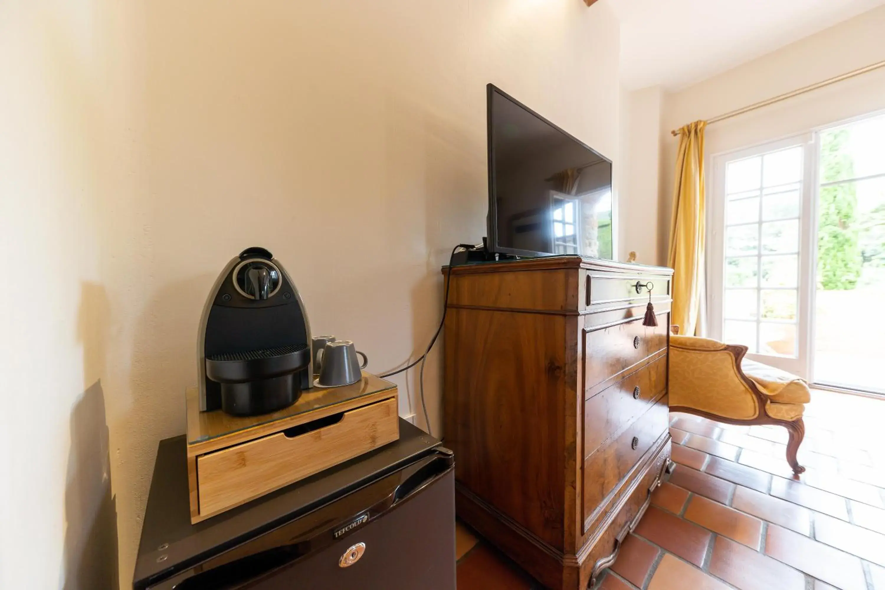 TV/Entertainment Center in Hotel Le Mas Trilles