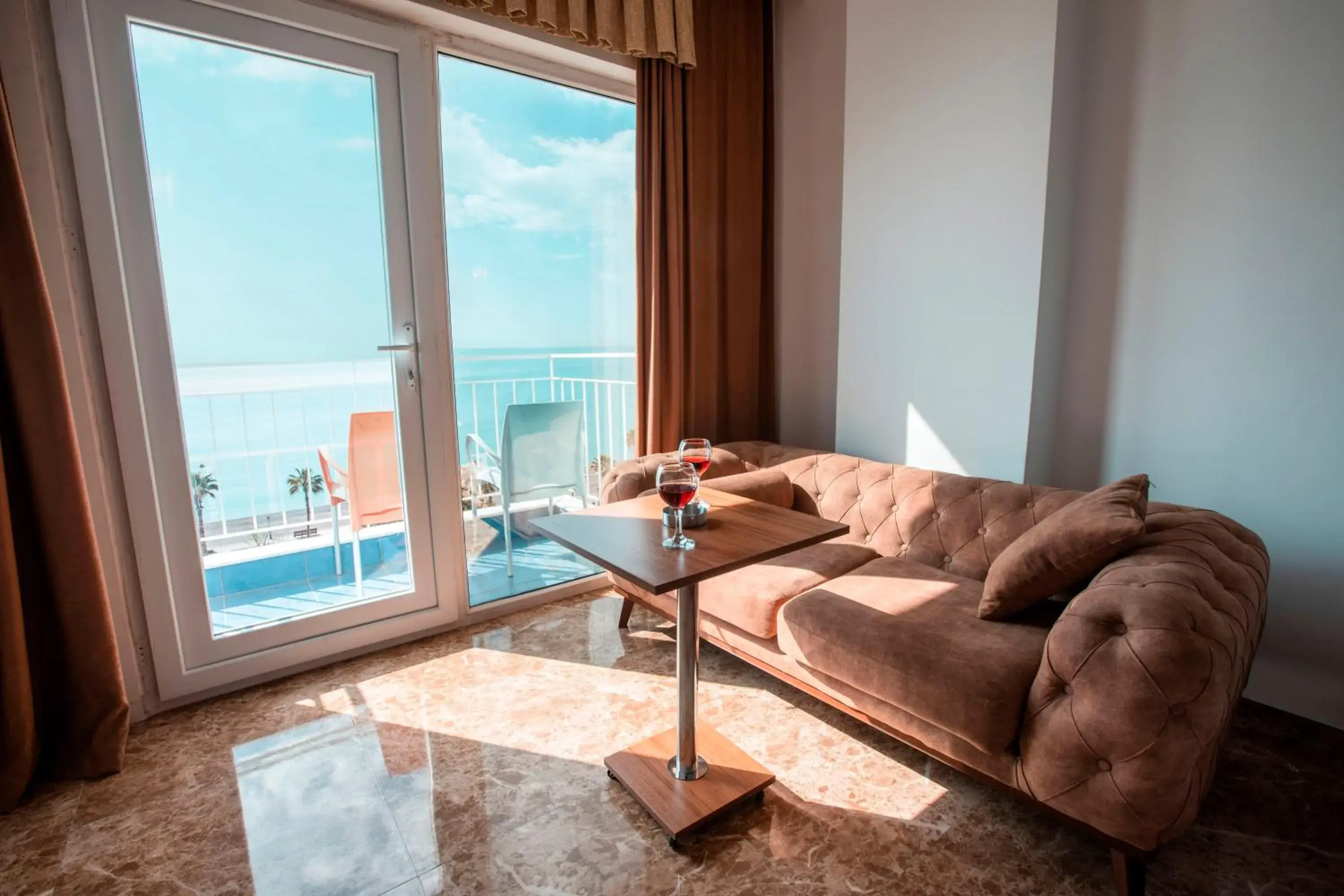 Living room, Seating Area in Kristal Beach Hotel