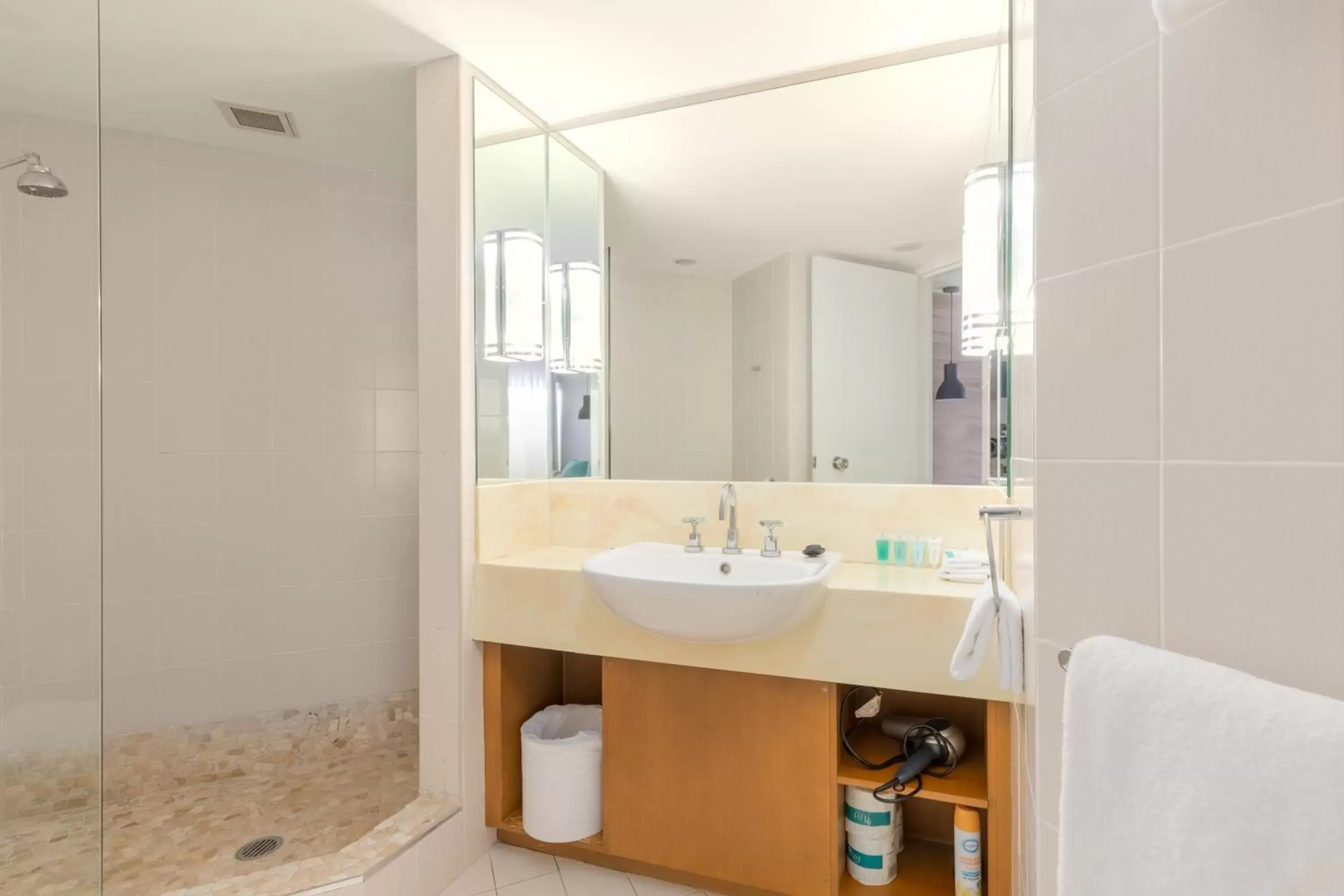 Shower, Bathroom in Charlesworth Bay Beach Resort